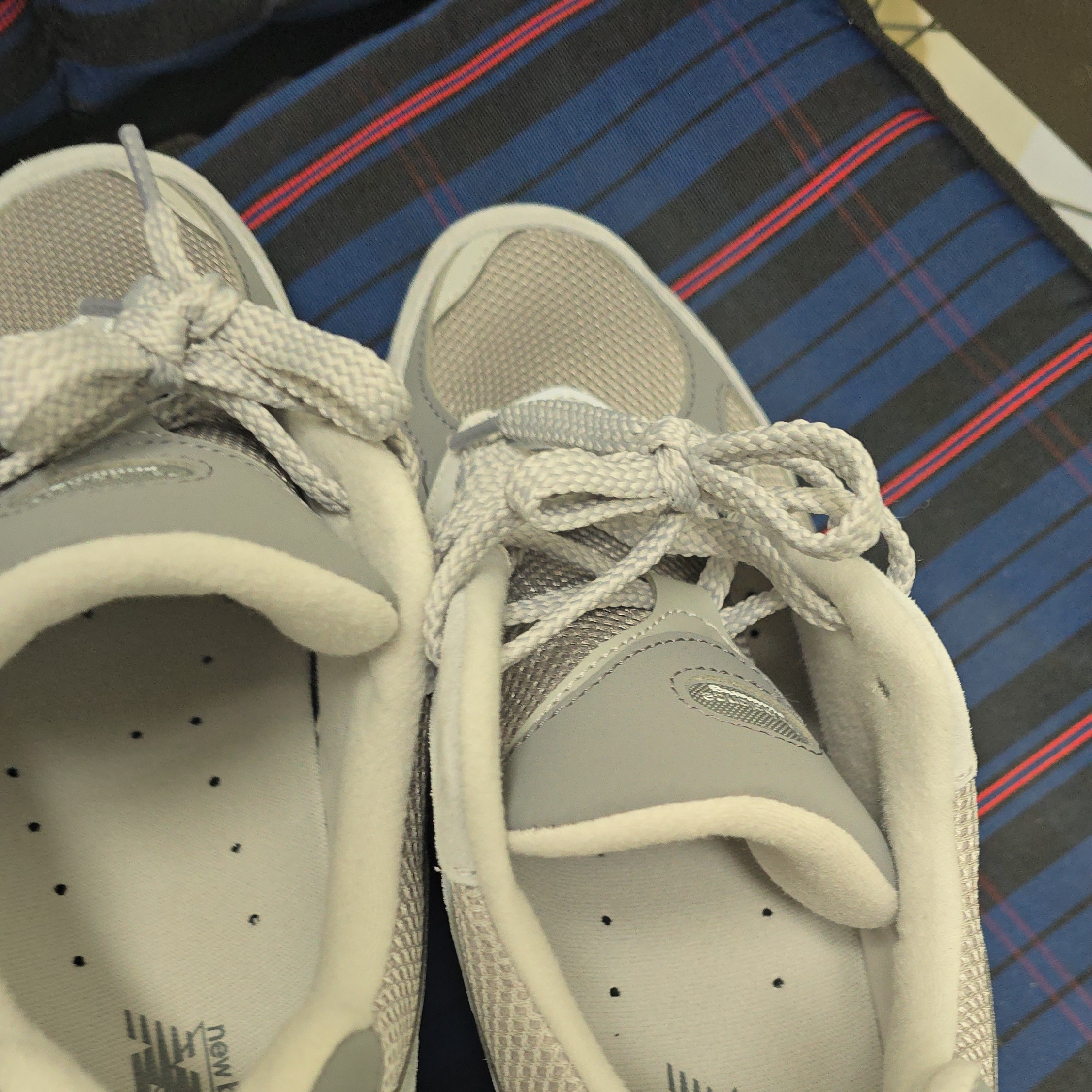 New Balance 2002R T2 Gray 착용 스타일