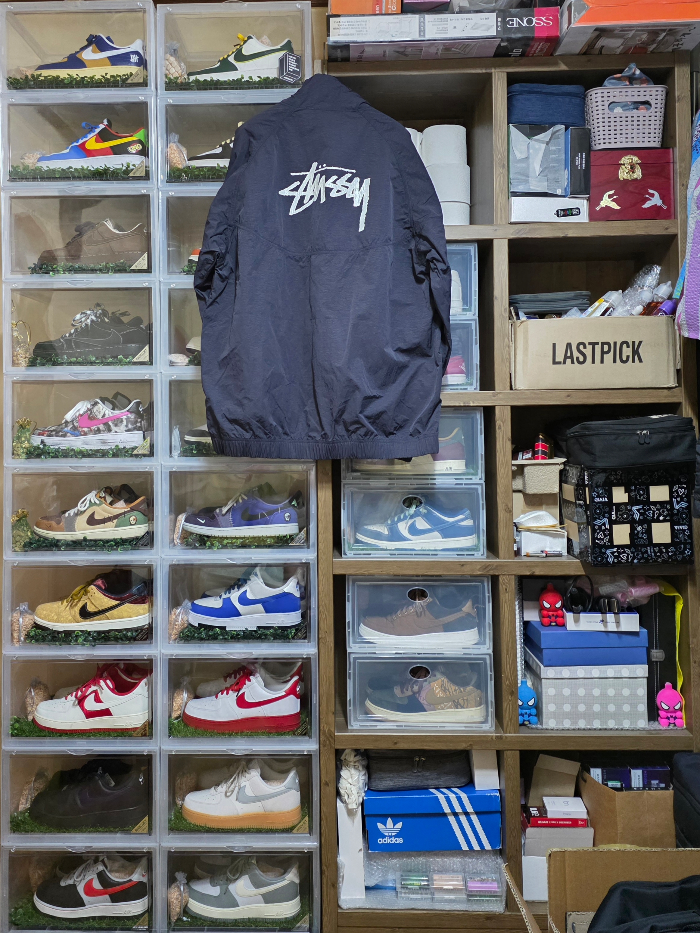 Nike x Stussy Windrunner Jacket Off Noir 착용 스타일