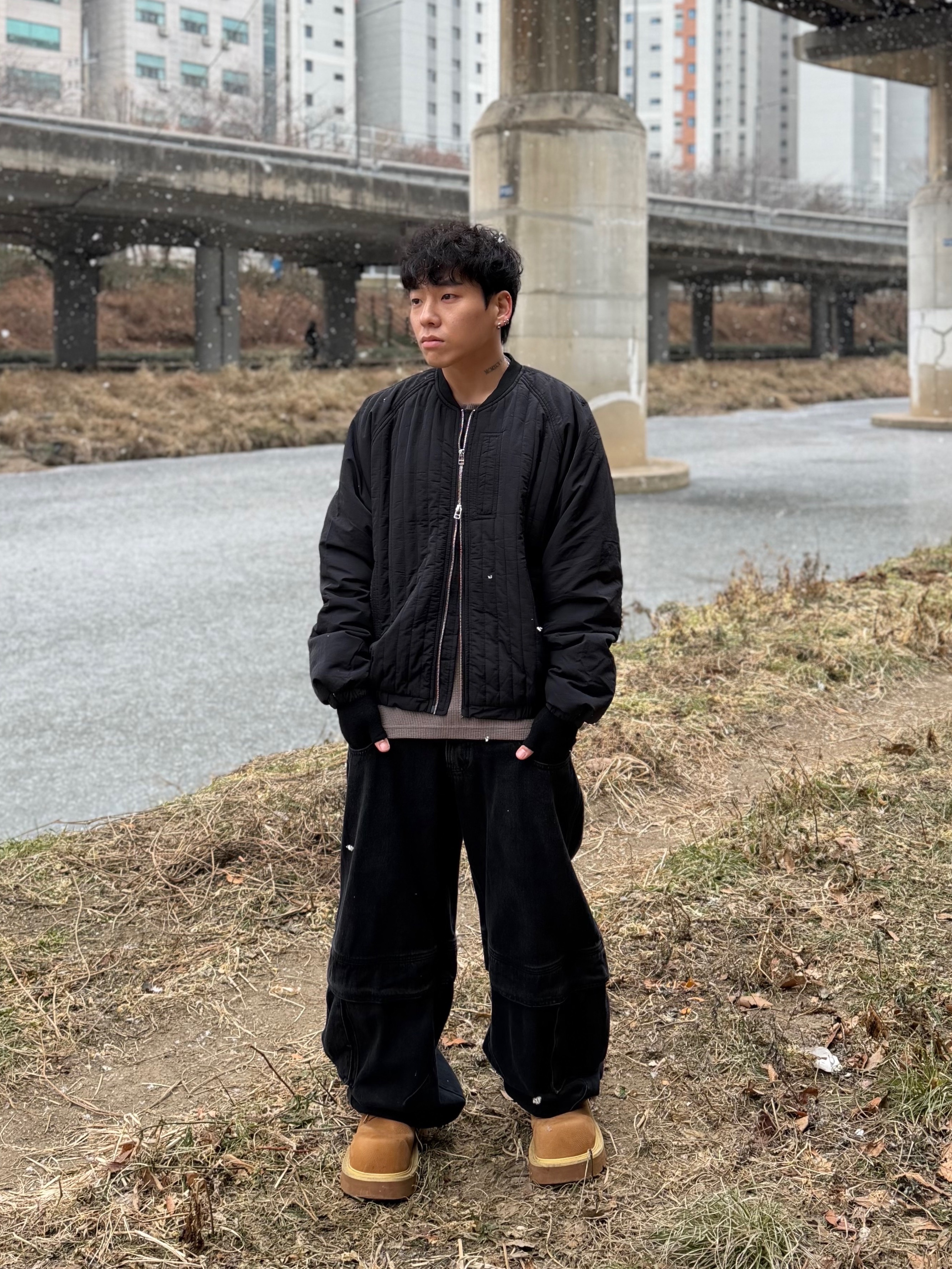 noun Quilted Jumper Black, noun Quilted Jumper Taupe 착용 스타일 - 3