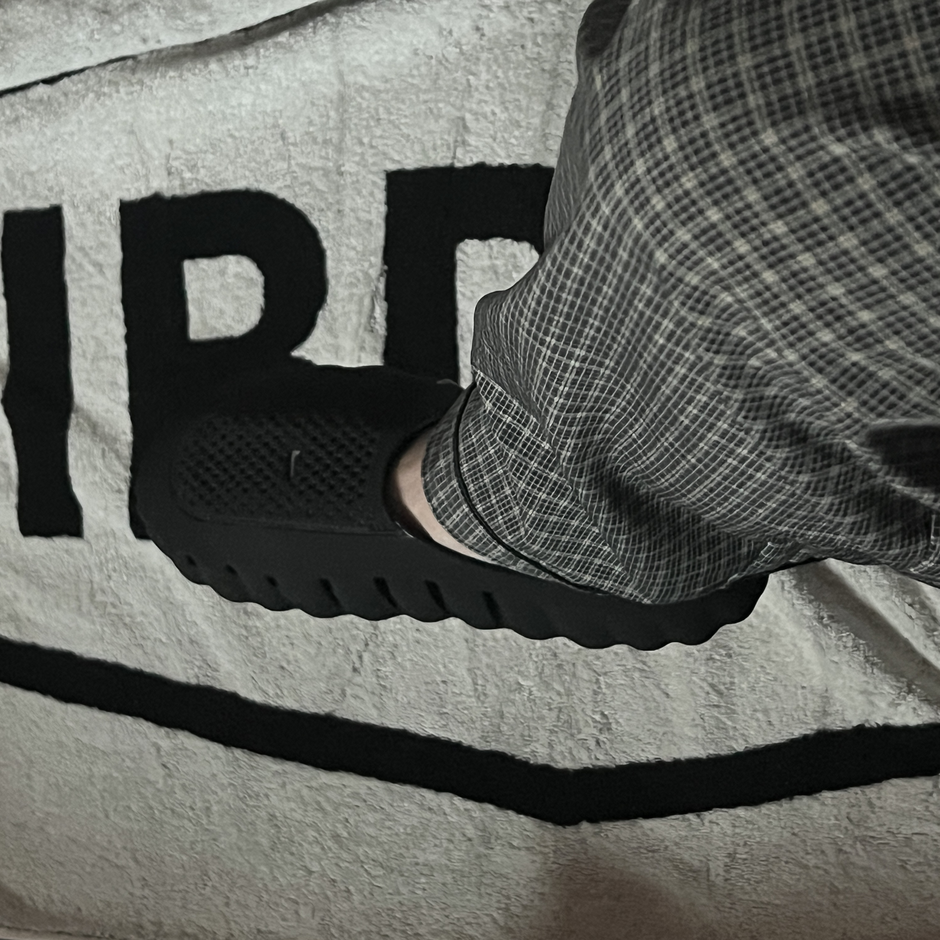 Nike Mind 001 Black Chrome 착용 스타일 - 2