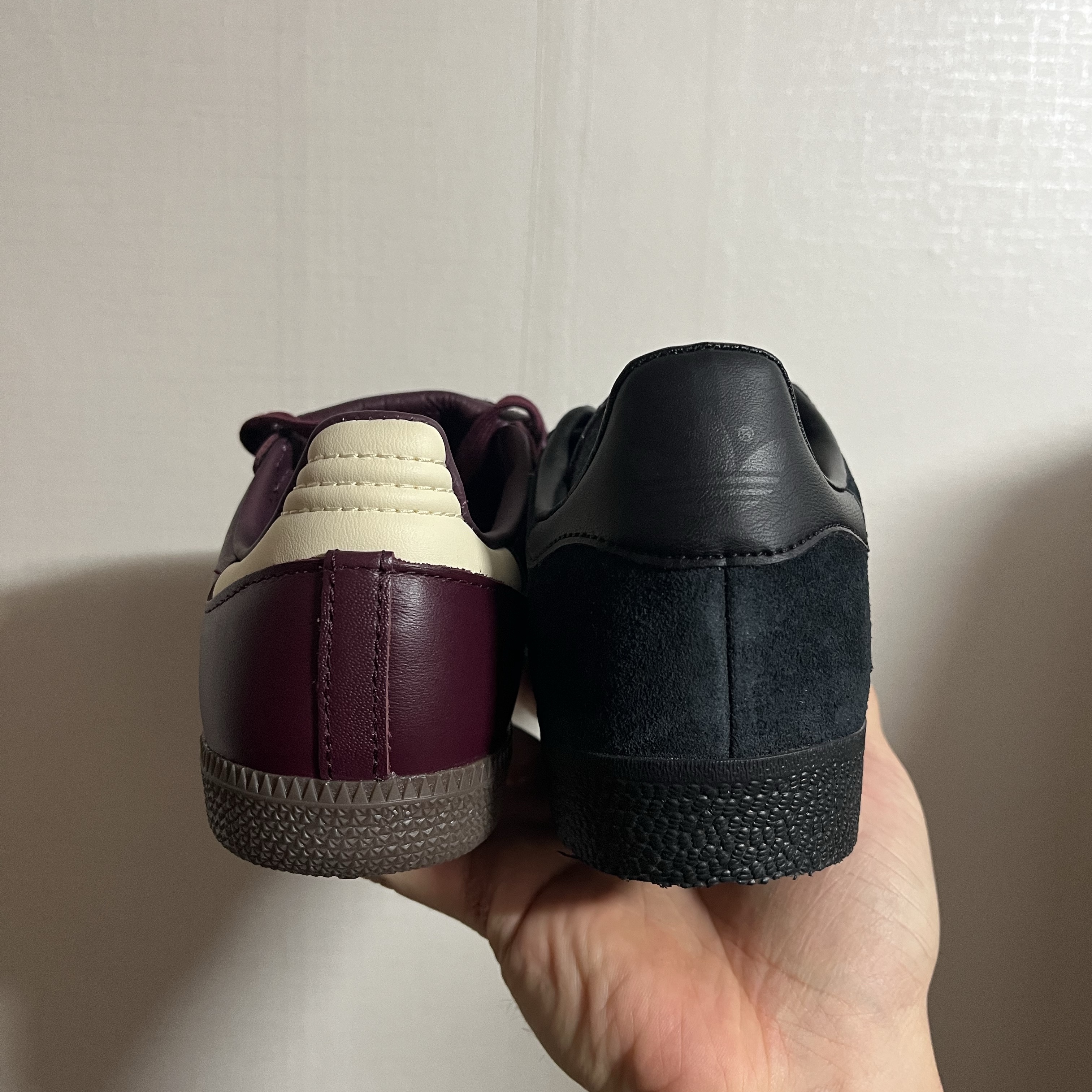 Adidas Gazelle Triple Black, Adidas Samba LT Maroon Warm Vanilla 착용 스타일 - 4