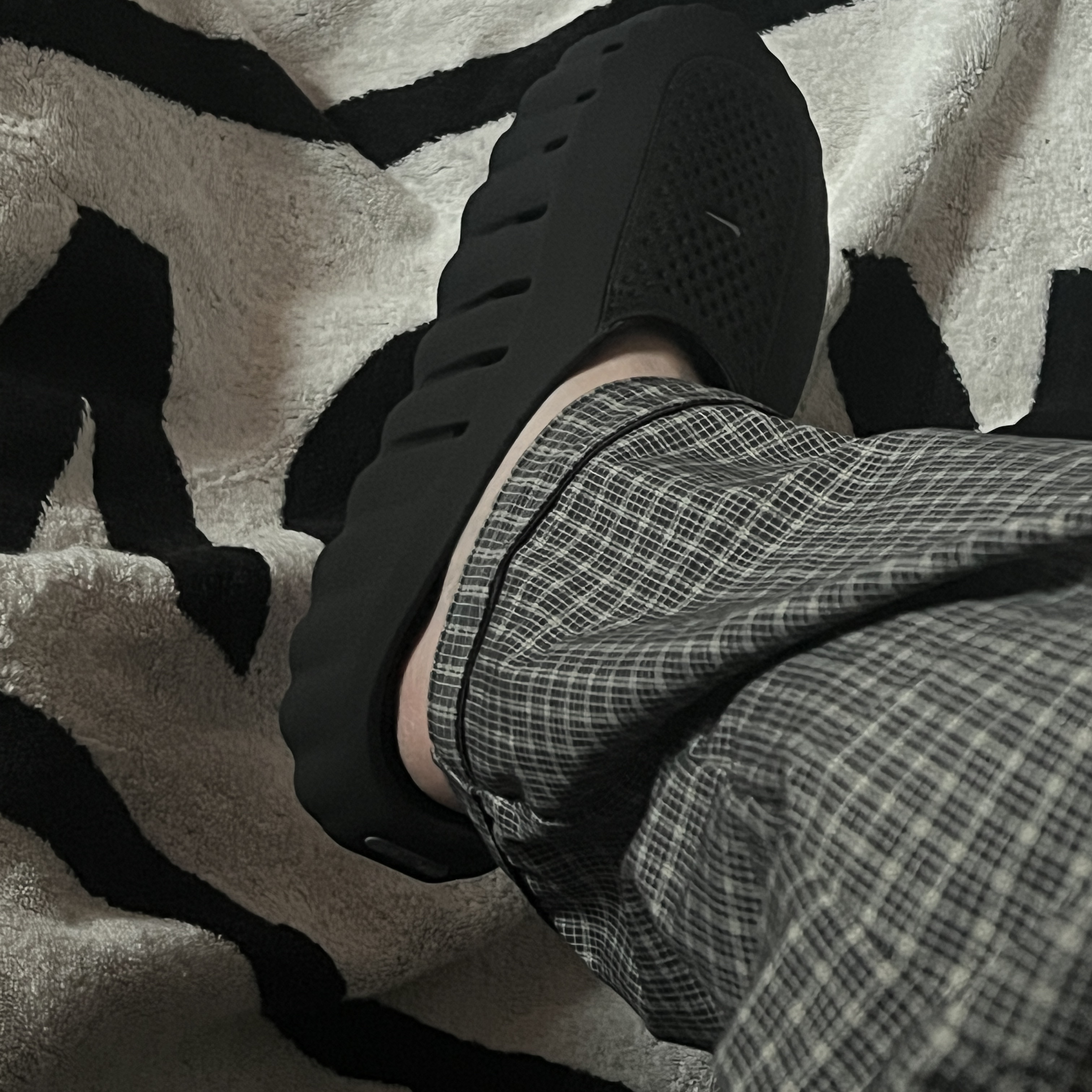 Nike Mind 001 Black Chrome 착용 스타일 - 3