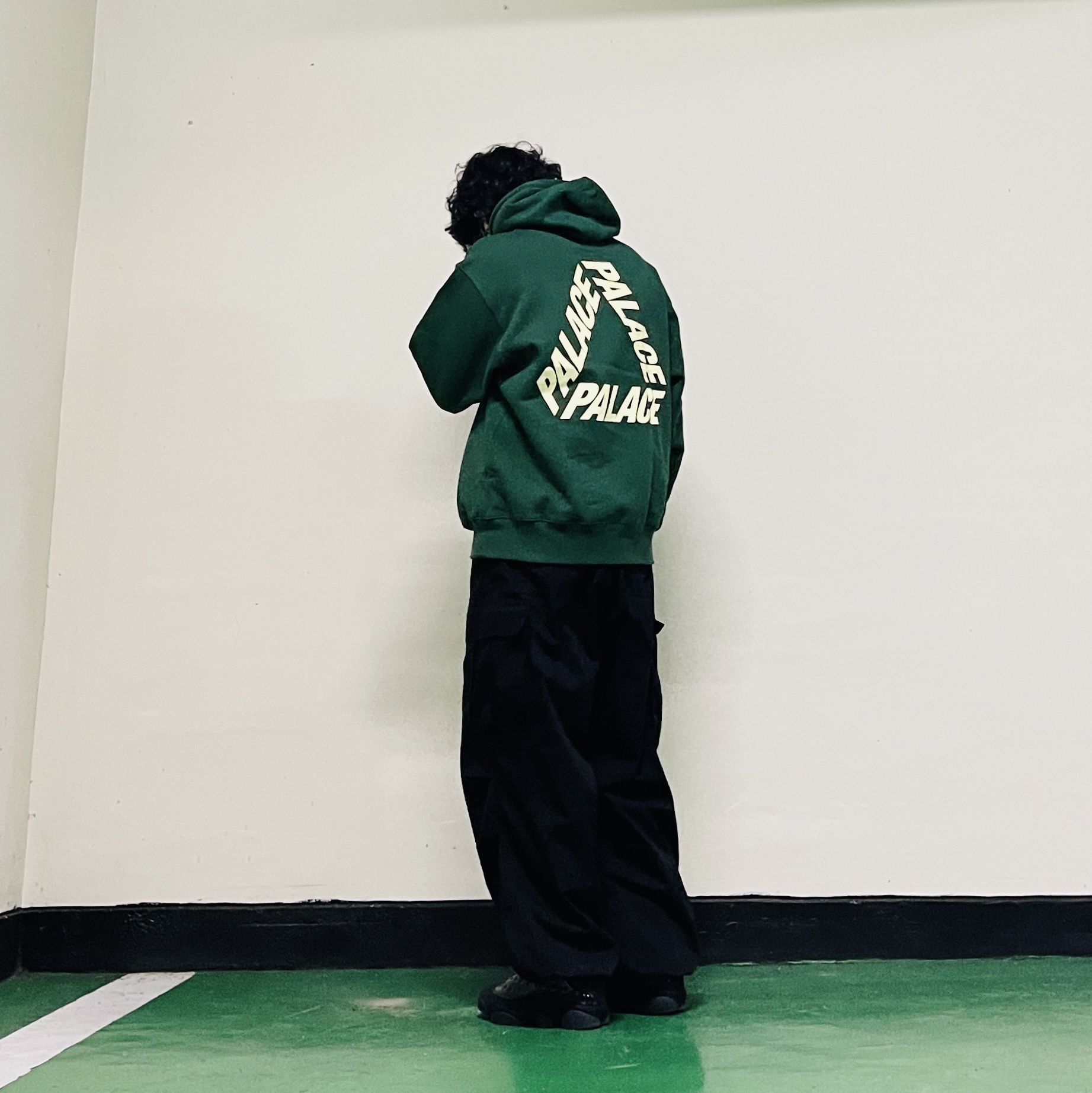 Palace P 3 Print Hood Racey Green - 25FW, Jordan 13 Retro Cap and Gown 착용 스타일 - 2
