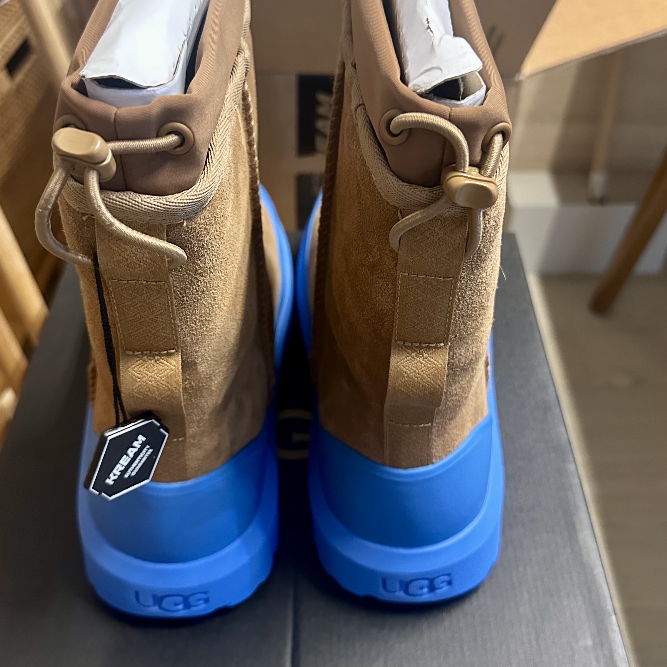 UGG Classic Short Weather Hybrid Boots Chestnut Big Sky 착용 스타일 - 3