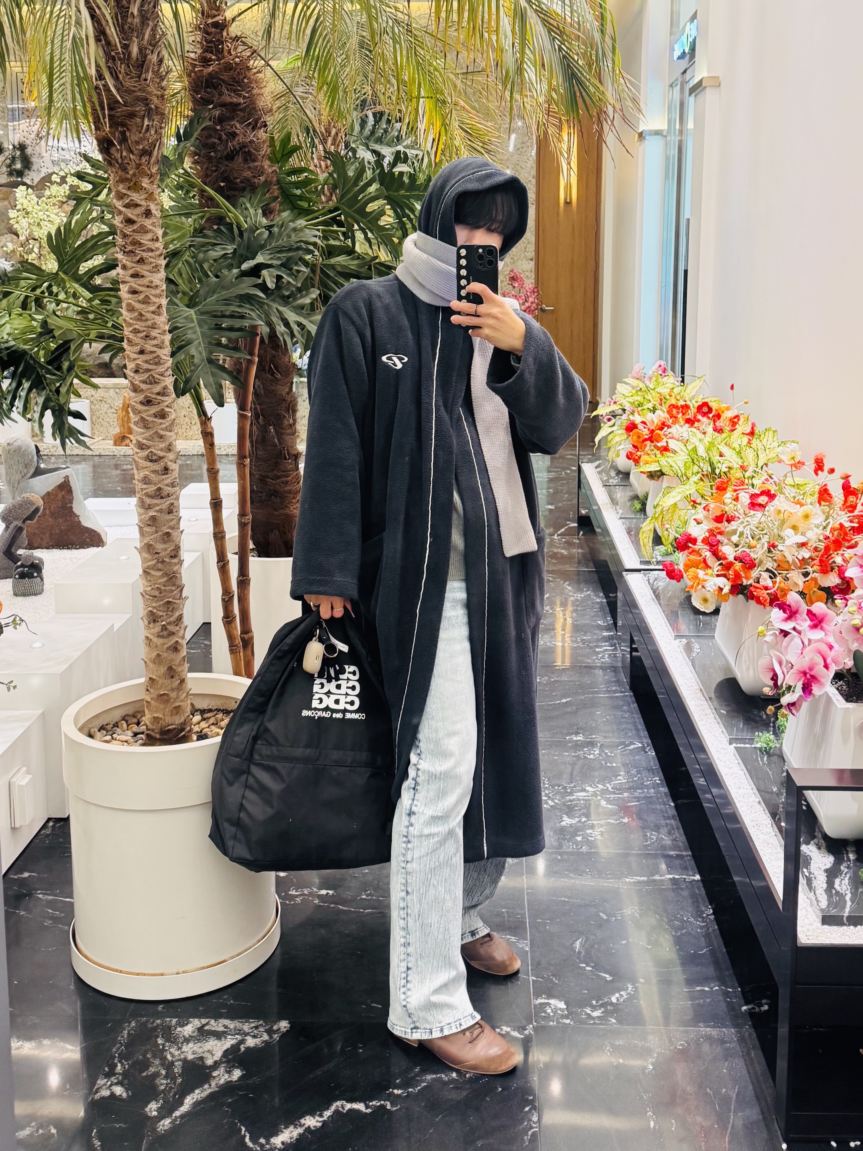 CDG Backpack Black, Gentle Monster x Maison Margiela MM113 Black Clear 착용 스타일 - 1