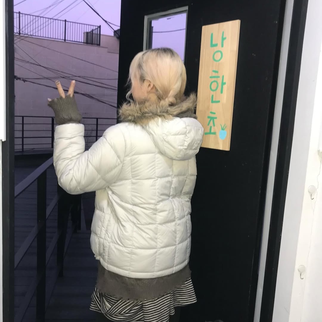 SPORT CHAMBER Light DuckDown Jacket Light Beige 착용 스타일 - 4