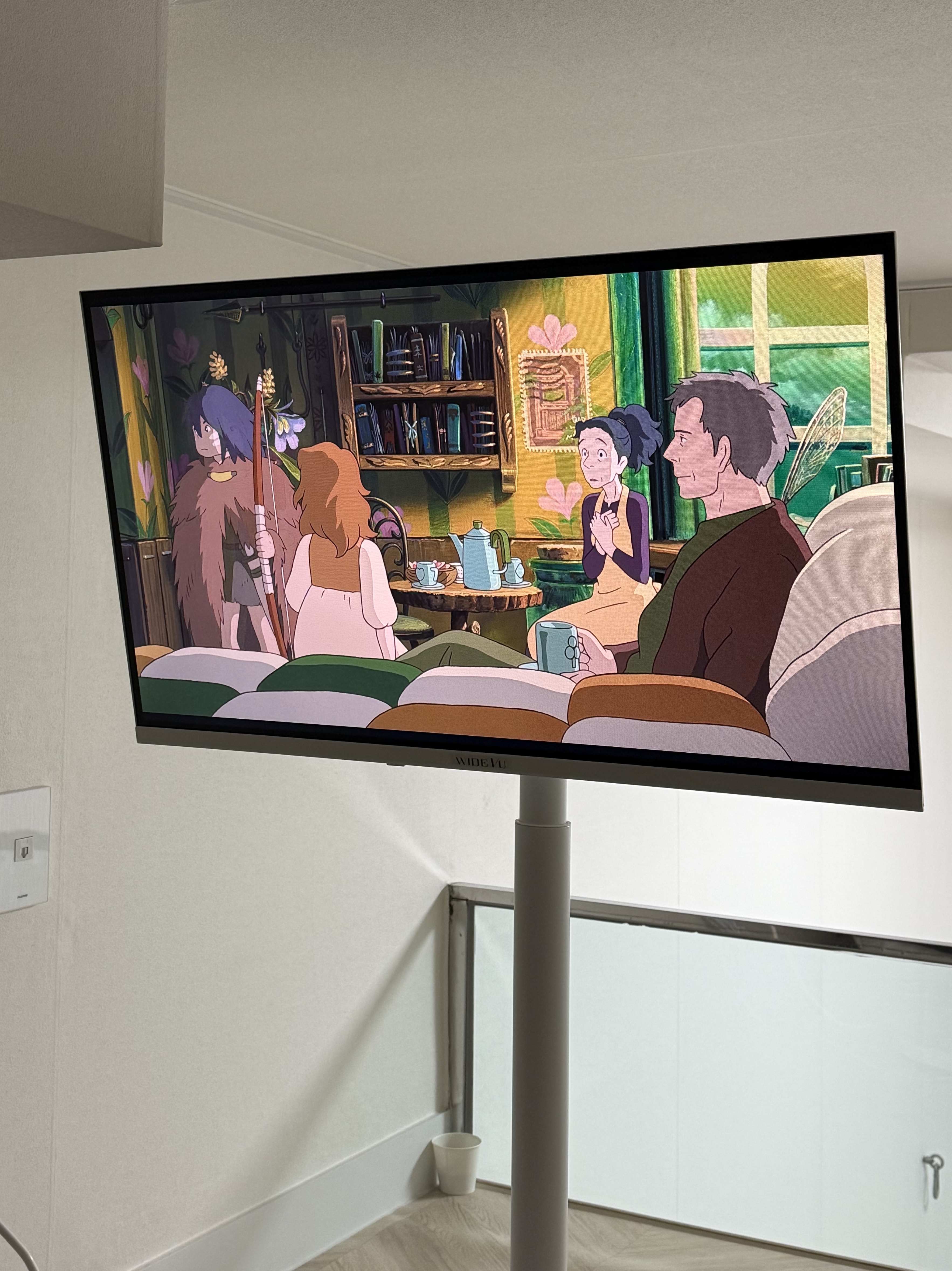 [15% 쿠폰] WIDEVU WideMovingVu White Edition V3 Set QLED 81 cm (32 in) FHD Smart Mobile TV 착용 스타일 - 2