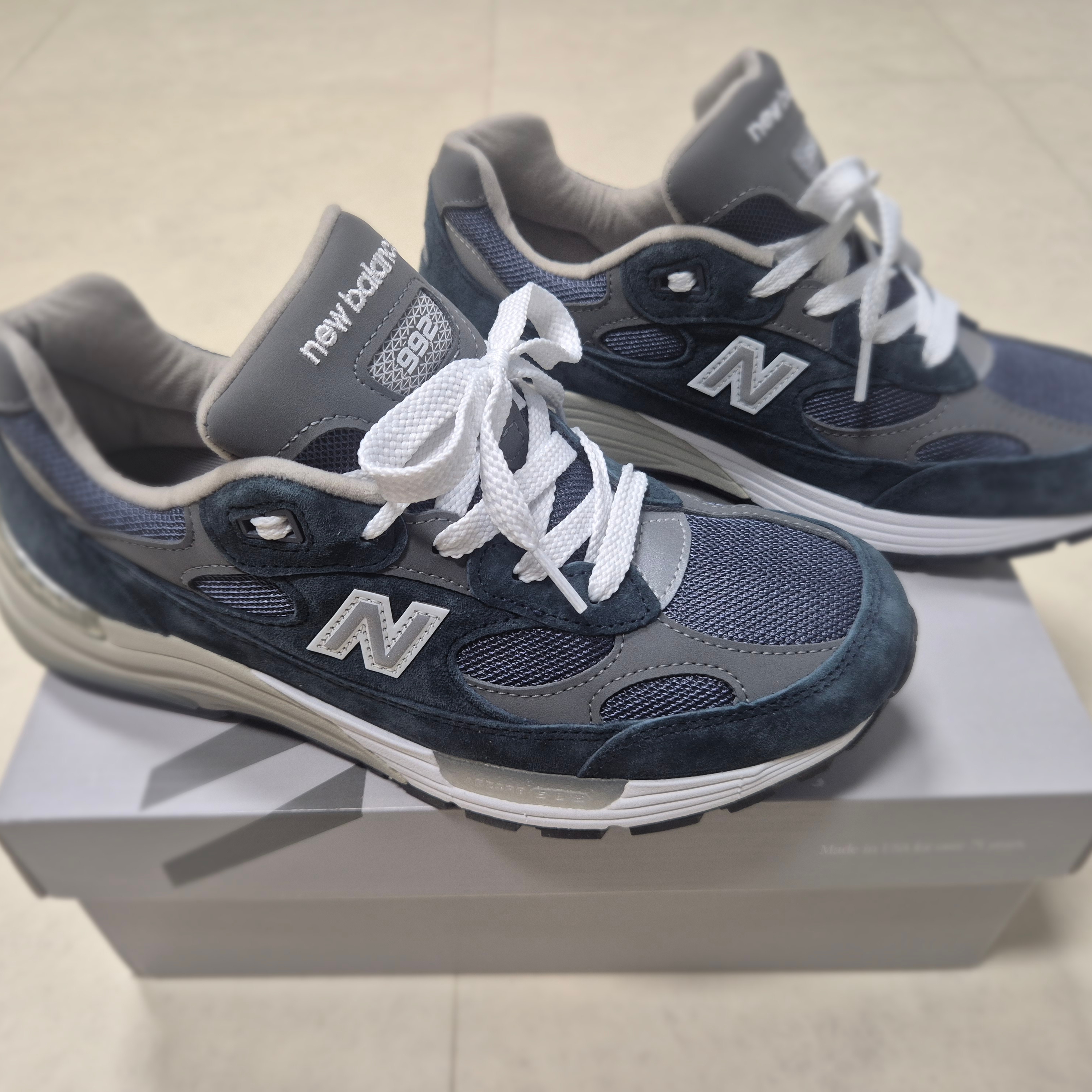 New Balance 992 Made in USA Core Navy 착용 스타일
