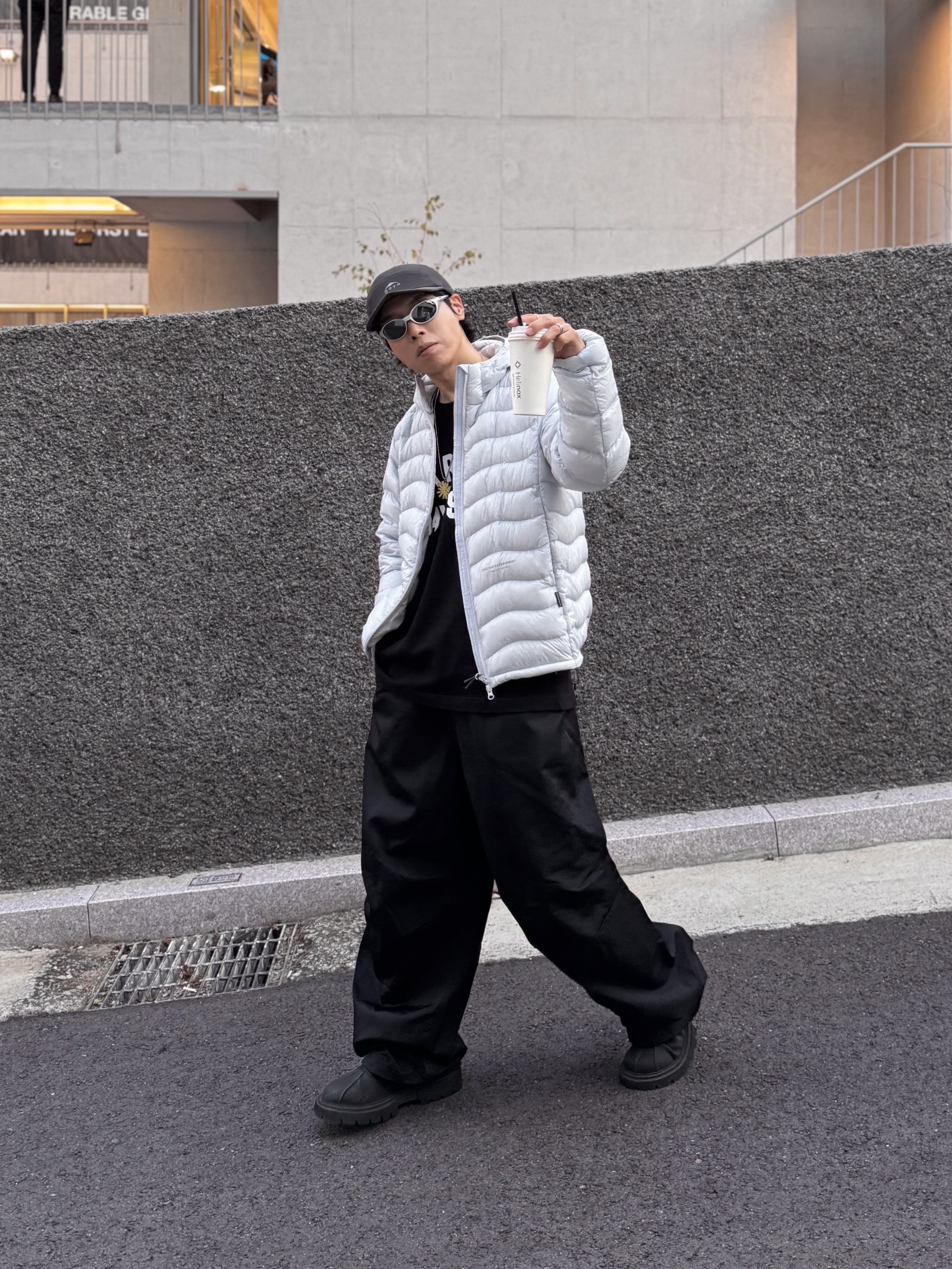 Nonnod Track Pants Black, Oakley Eye Jacket Redux Silver Frame Prizm Black Polarized Lenses High Bridge Fit 착용 스타일