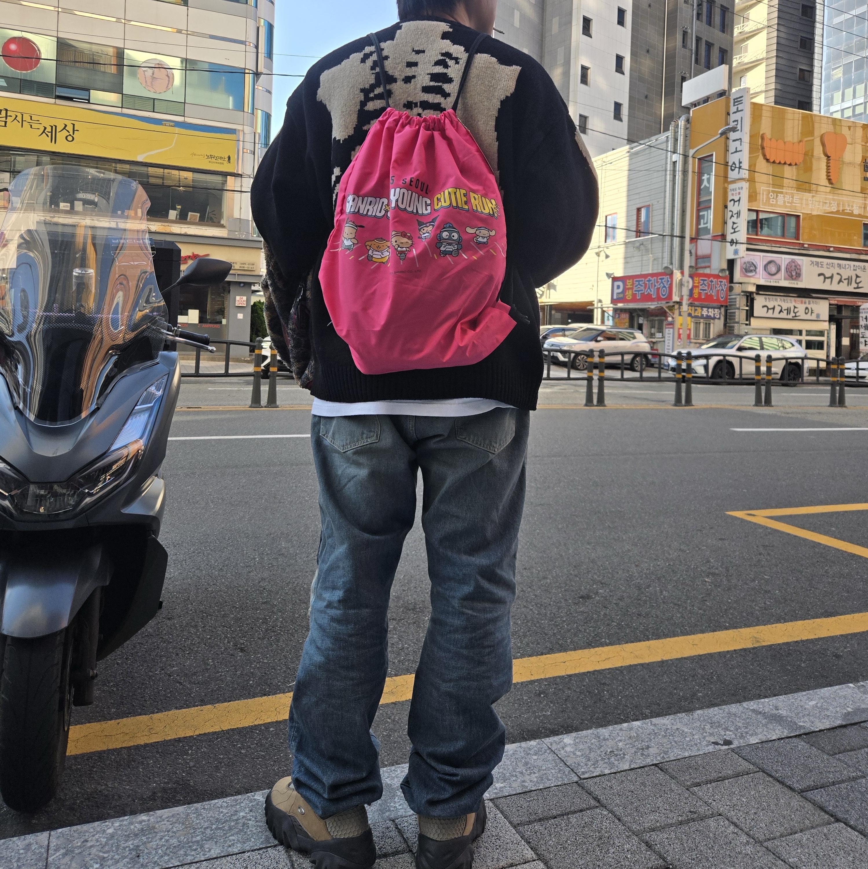 Kapital 5G Wool Bone Crewneck Sweater Black, Kapital 14 oz. Denim 5P Monkey Cisco Gemstone Pants Indigo (Processing) 착용 스타일
