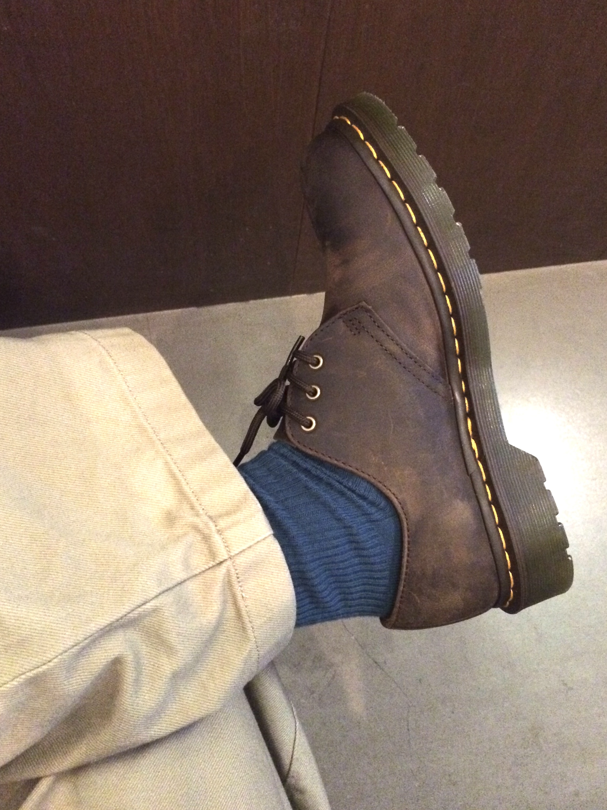 Dr. Martens 1461 Crazy Horse Dark Brown 착용 스타일 - 5