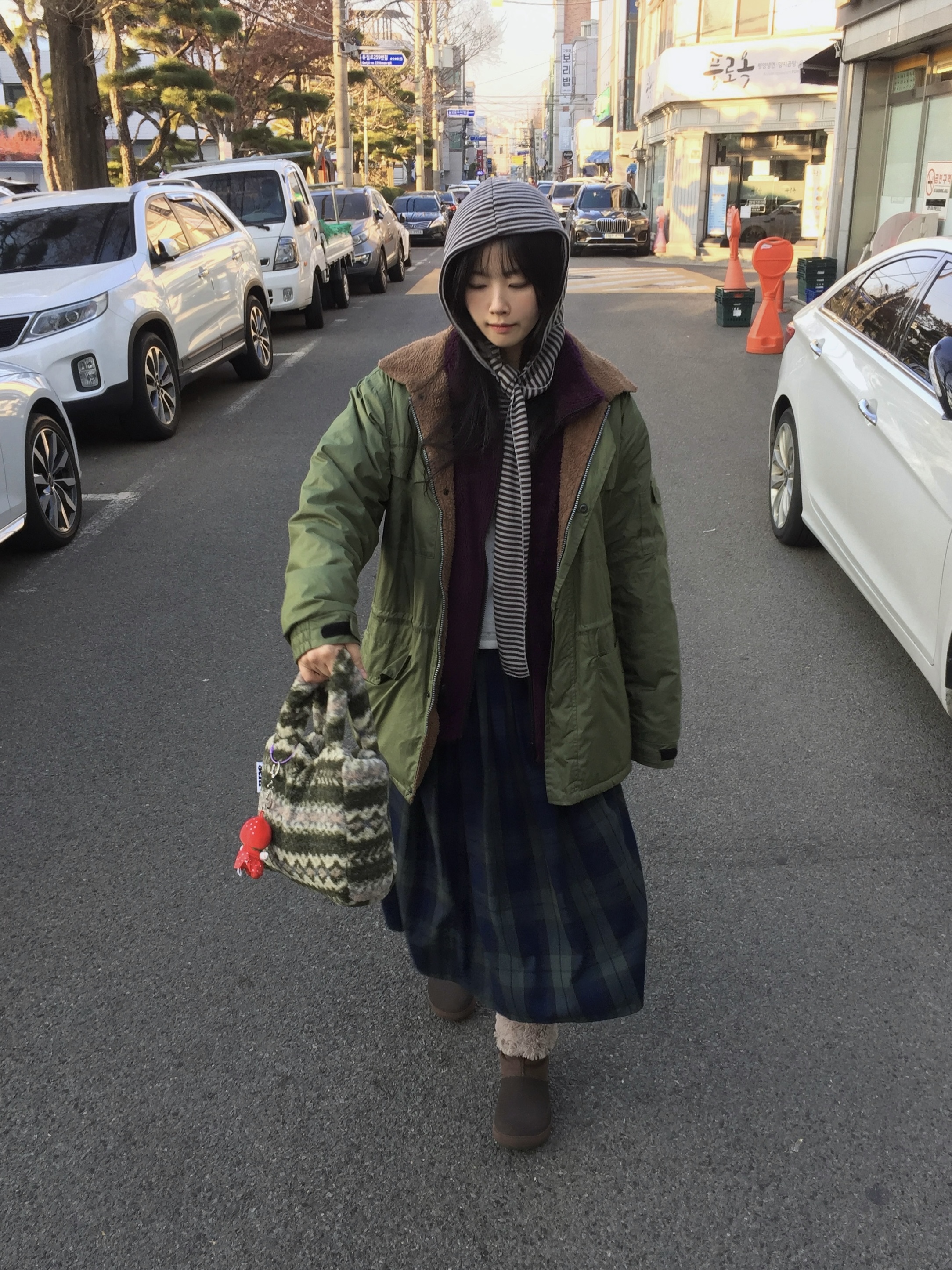 COYSEIO Milky Star T-Shirt Ivory, Uniqlo x Needles Fleece Jacket Purple - KR 착용 스타일