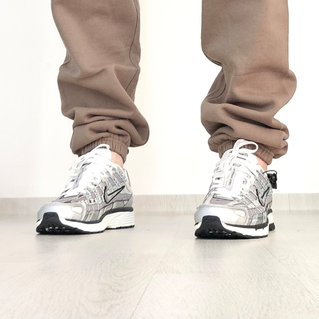 Nike P-6000 Metallic Silver 착용 스타일