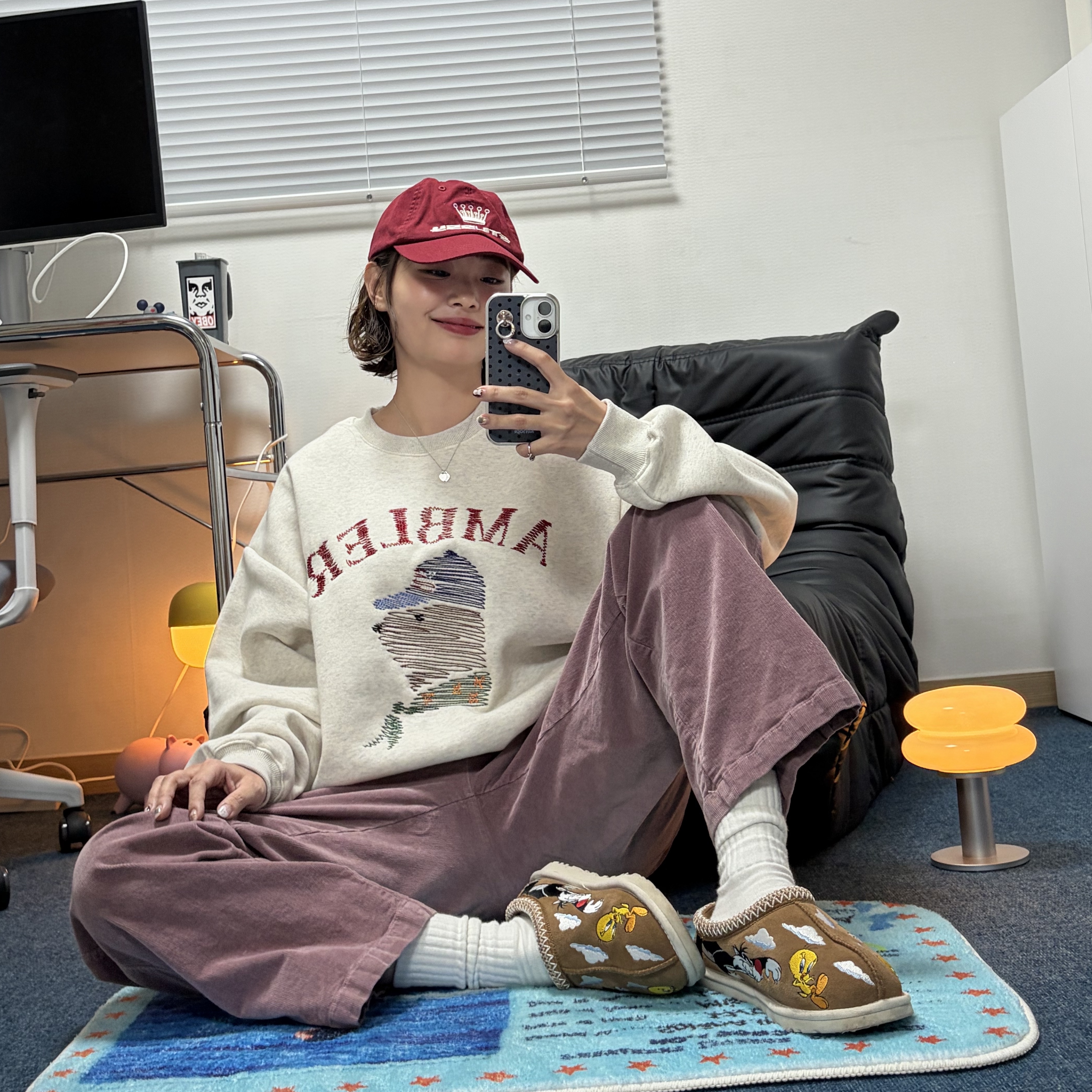 UGG x Palace x Looney Tunes Tasman Slipper Chestnut, ILKW SNOWMAN15 Portable Butter 착용 스타일 - 2