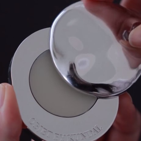 OBJET BY KUNDAL Solid Perfume Balm 착용 스타일 - 2