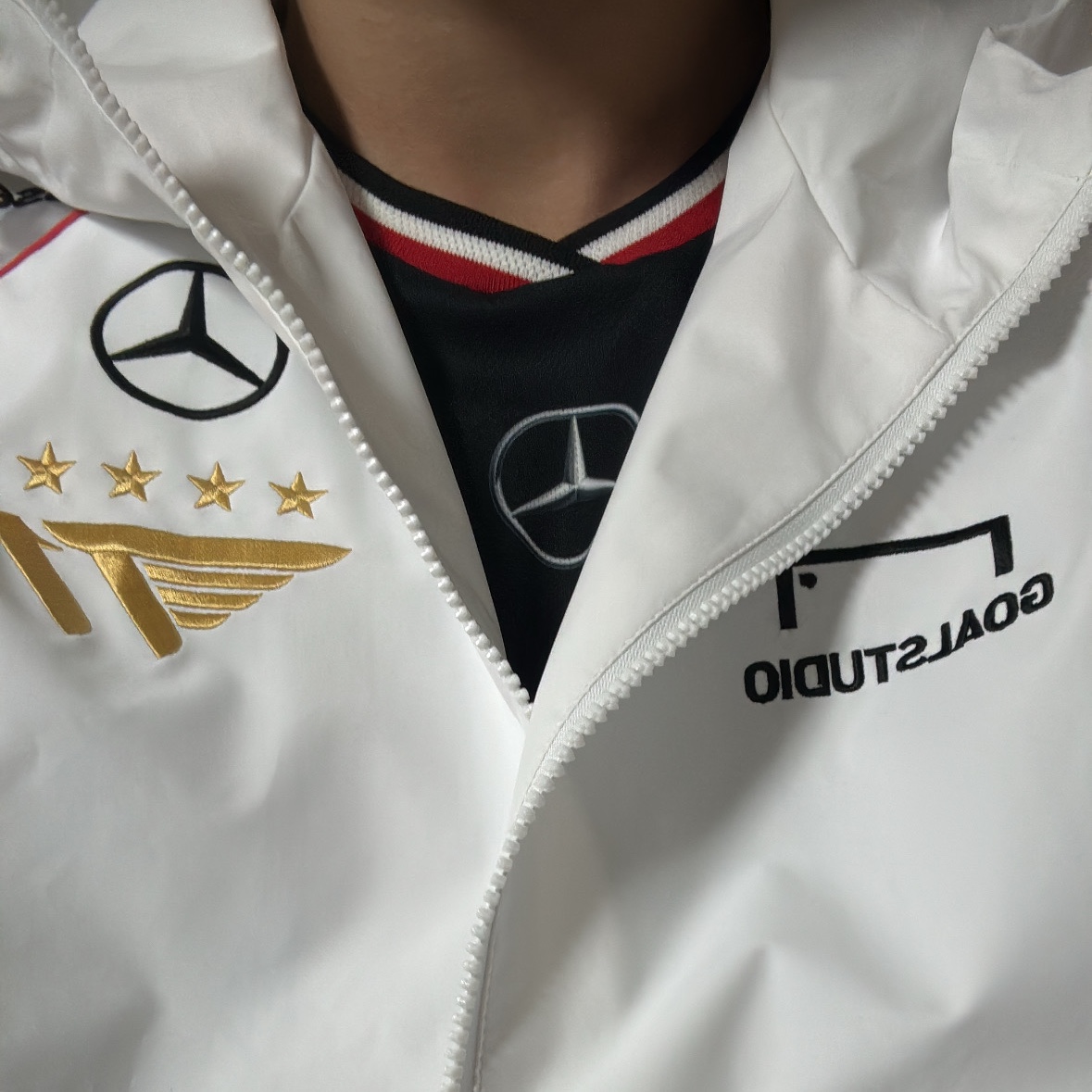 T1 2024 Uniform Worlds Jacket White (Non Marking Ver.) 착용 스타일