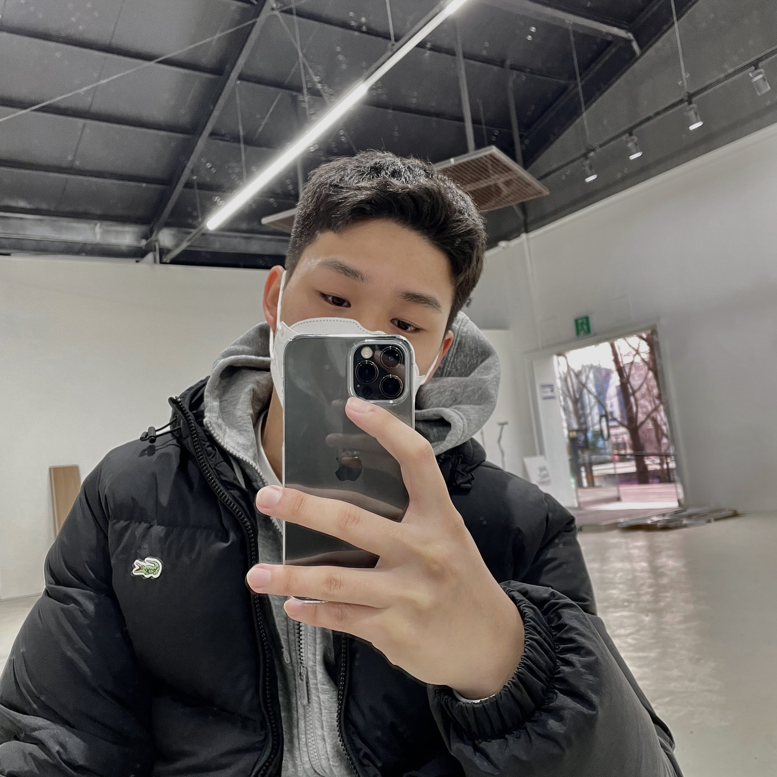 Lacoste Hooded Down Puffer Black 착용 스타일