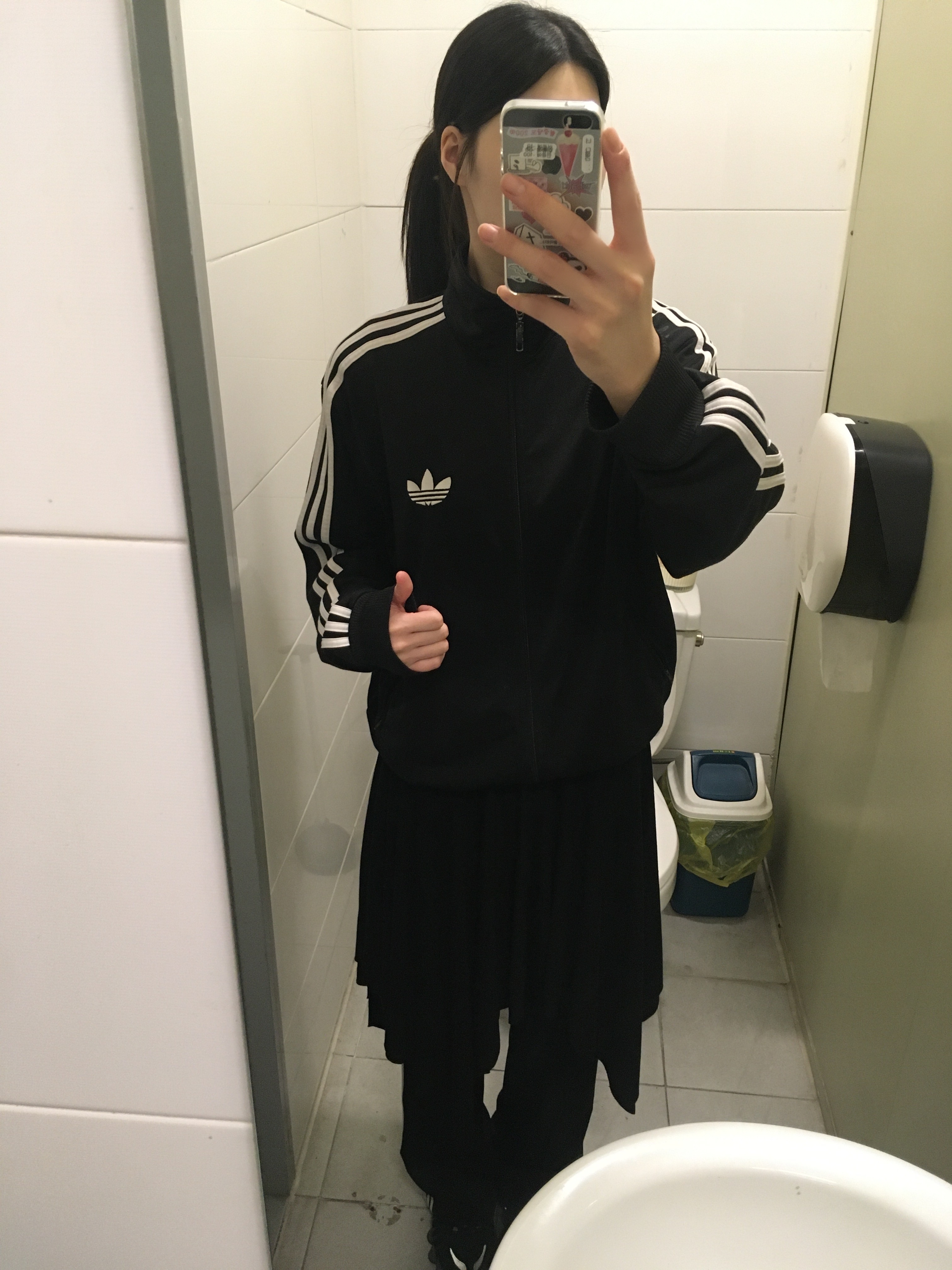 (W) Adidas Originals Firebird Loose Track Pants Black - KR Sizing 착용 스타일 - 1