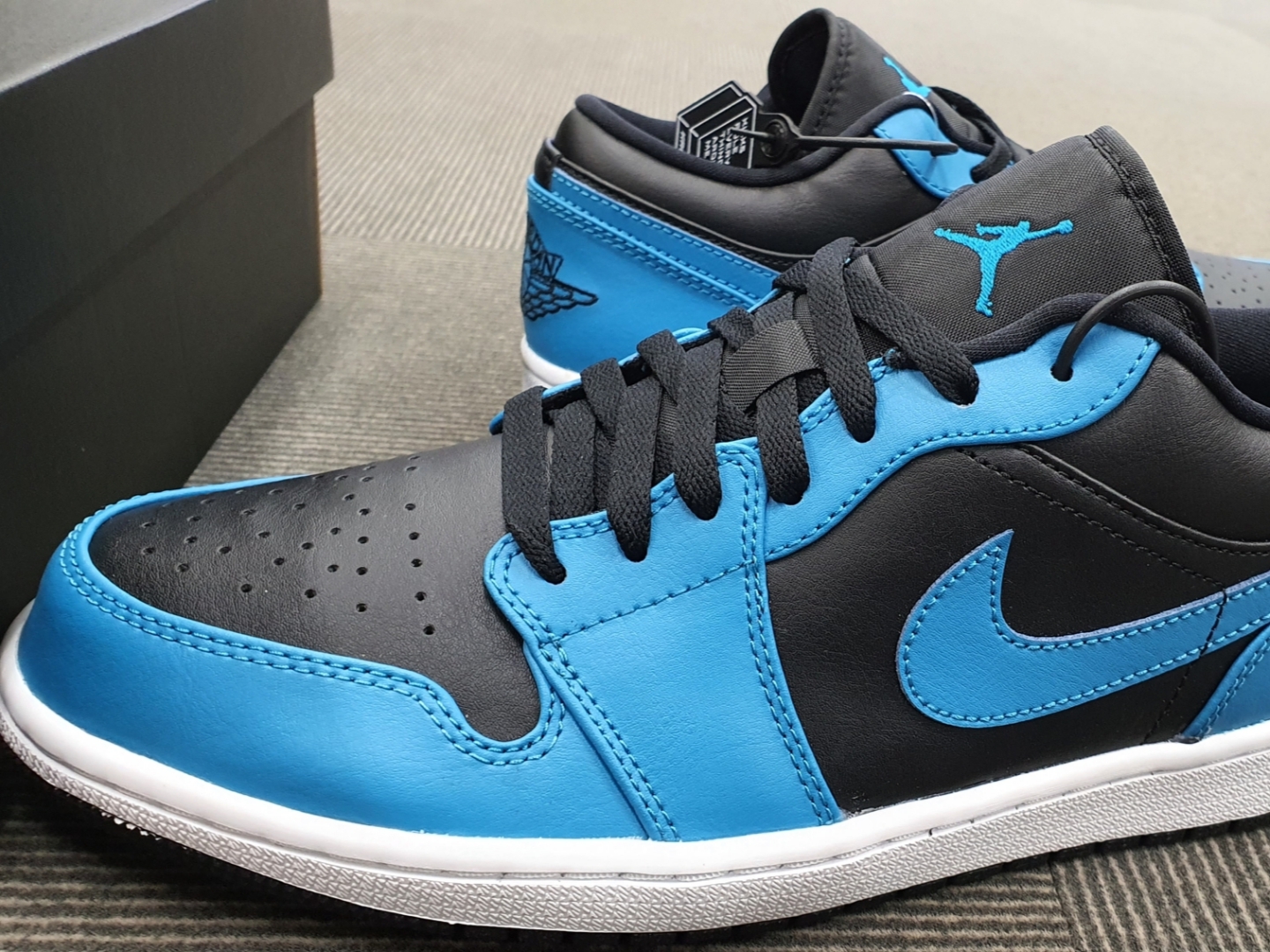 Jordan 1 Low Laser Blue 착용 스타일