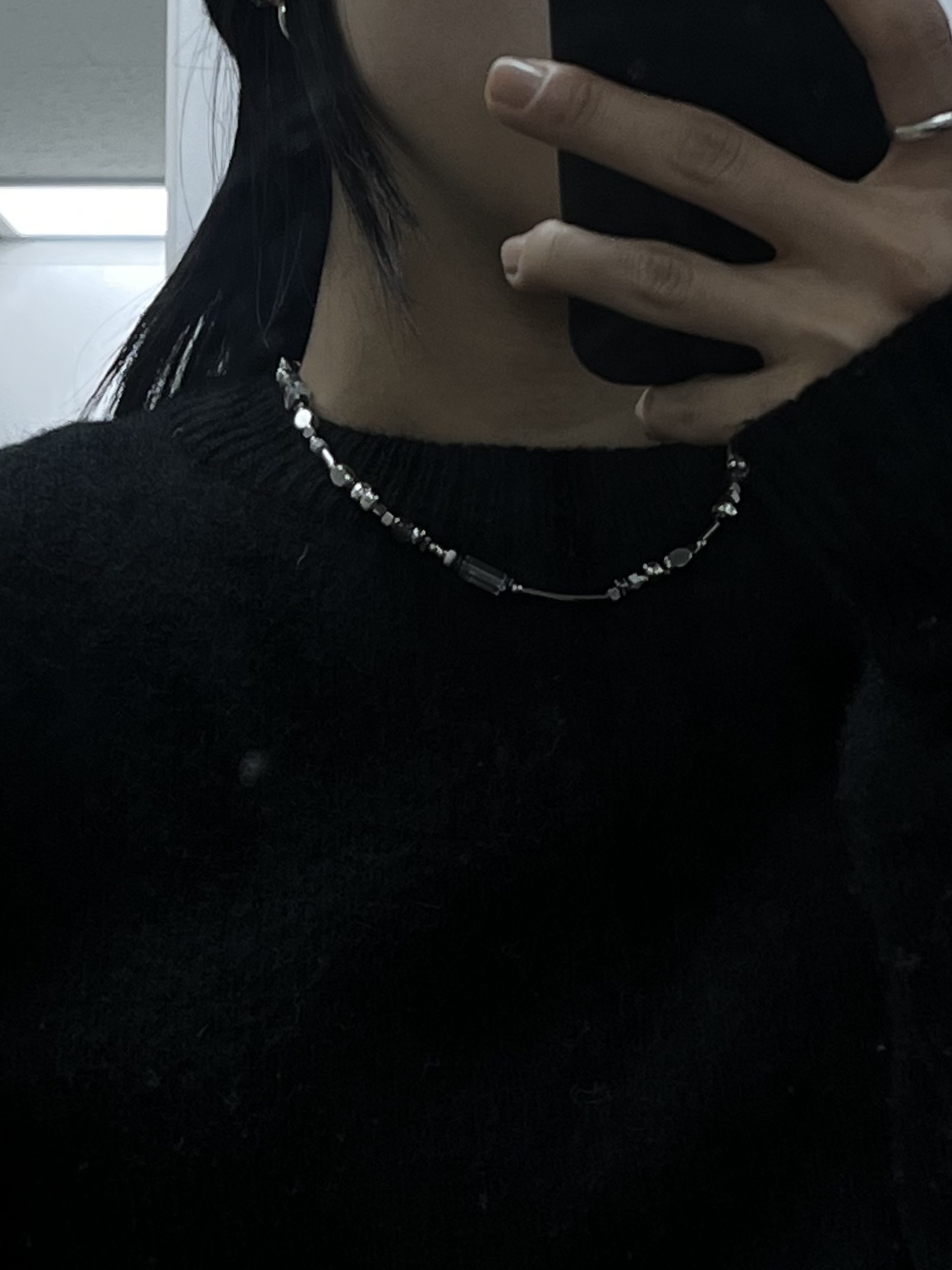 Riomeu Martin gray necklace 착용 스타일 - 2