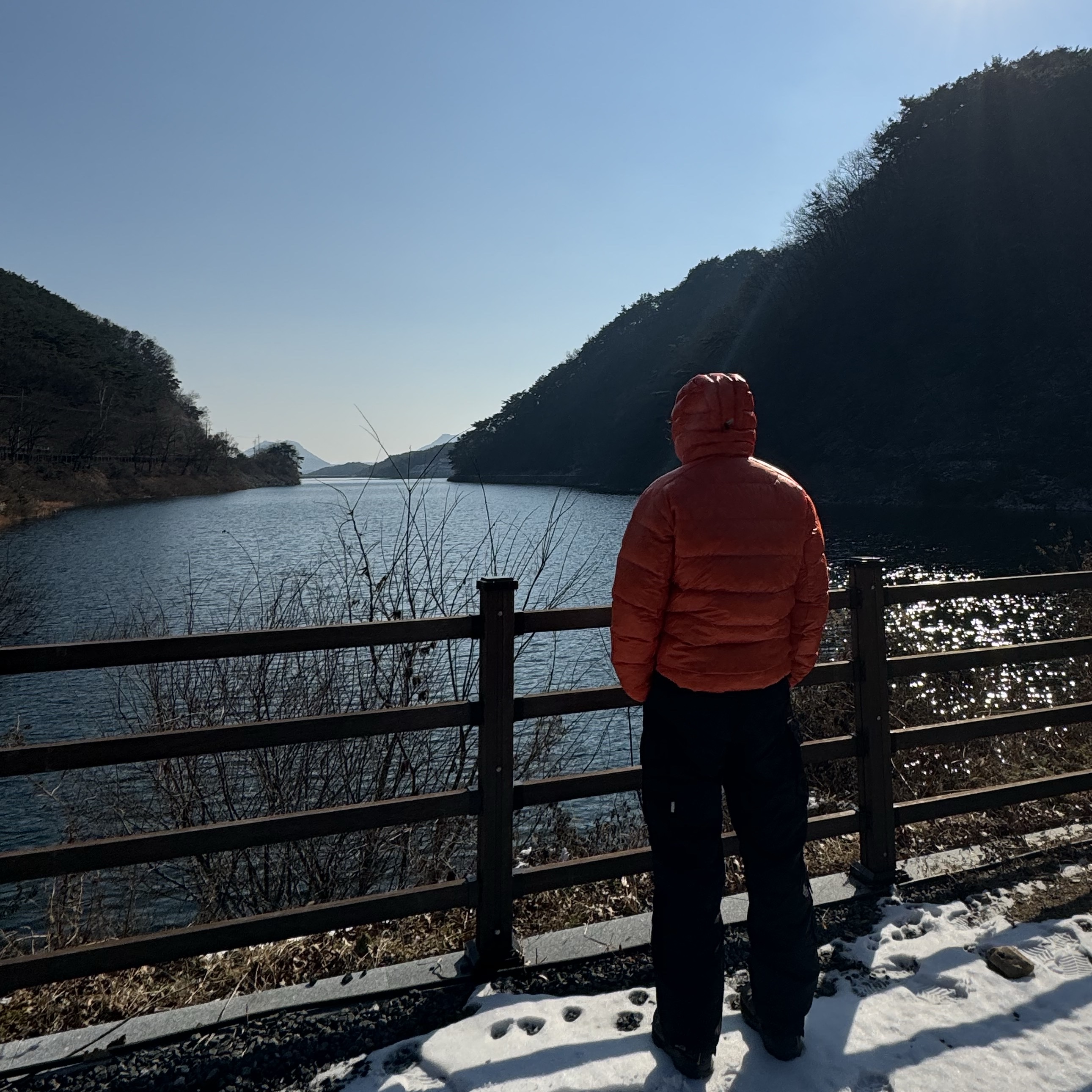 Arc'teryx Cerium Hoody Phenom, Hoka Ora Primo Black 착용 스타일