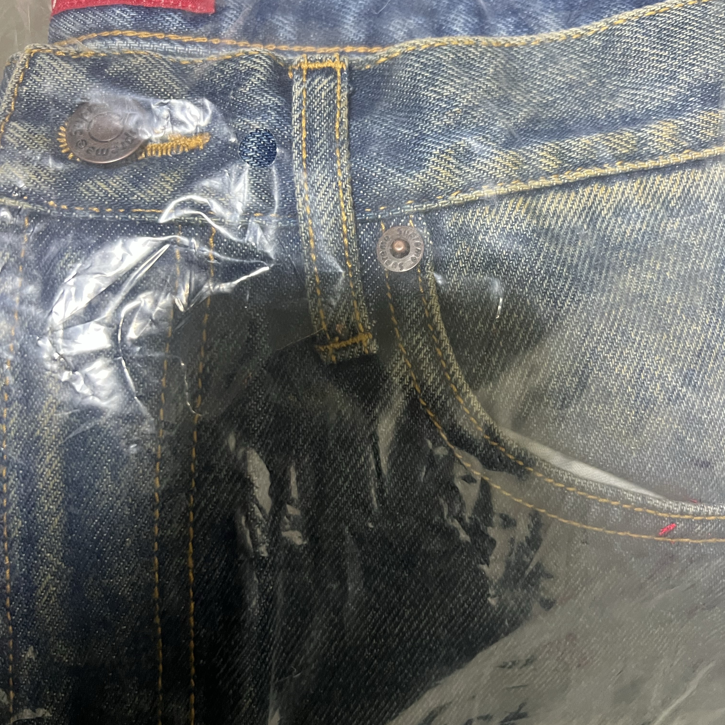 Supreme Leopard Faux Fur Loose Fit Jean Washed Indigo  - 25FW 착용 스타일