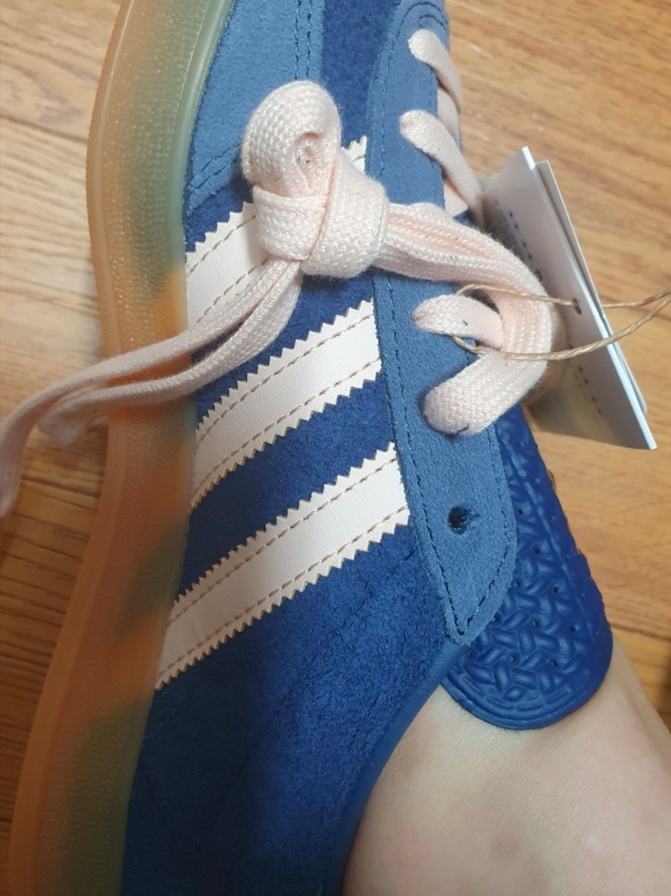Adidas Gazelle Indoor Dark Blue Bliss Orange 착용 스타일