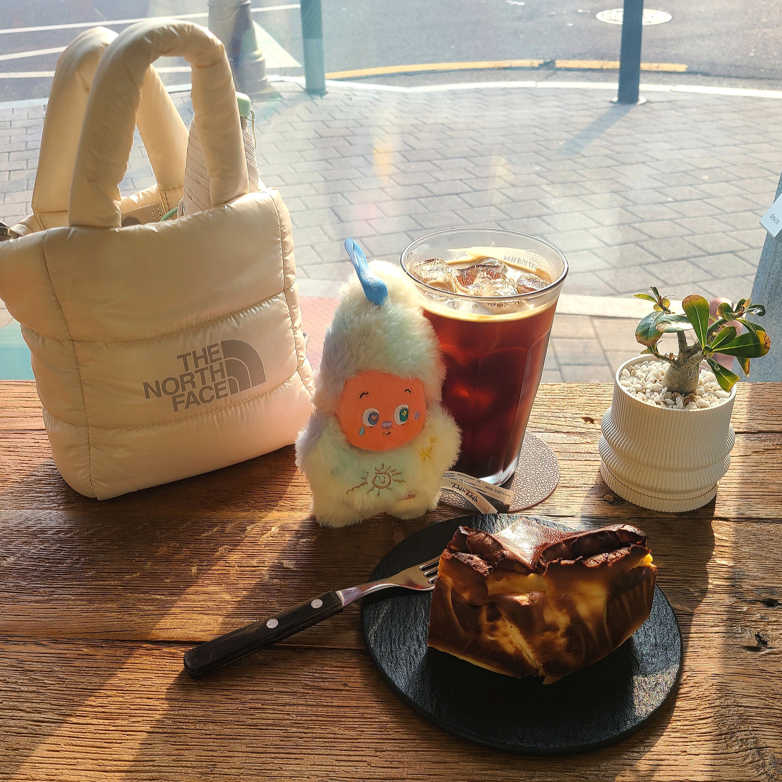 Pop Mart Twinkle Twinkle Sweet Dreams Forecast Series Plush Pendant Afterglow Marshmallow (Opened Case), The North Face Plumpy Tote Bag Mini Cream 착용 스타일 - 2