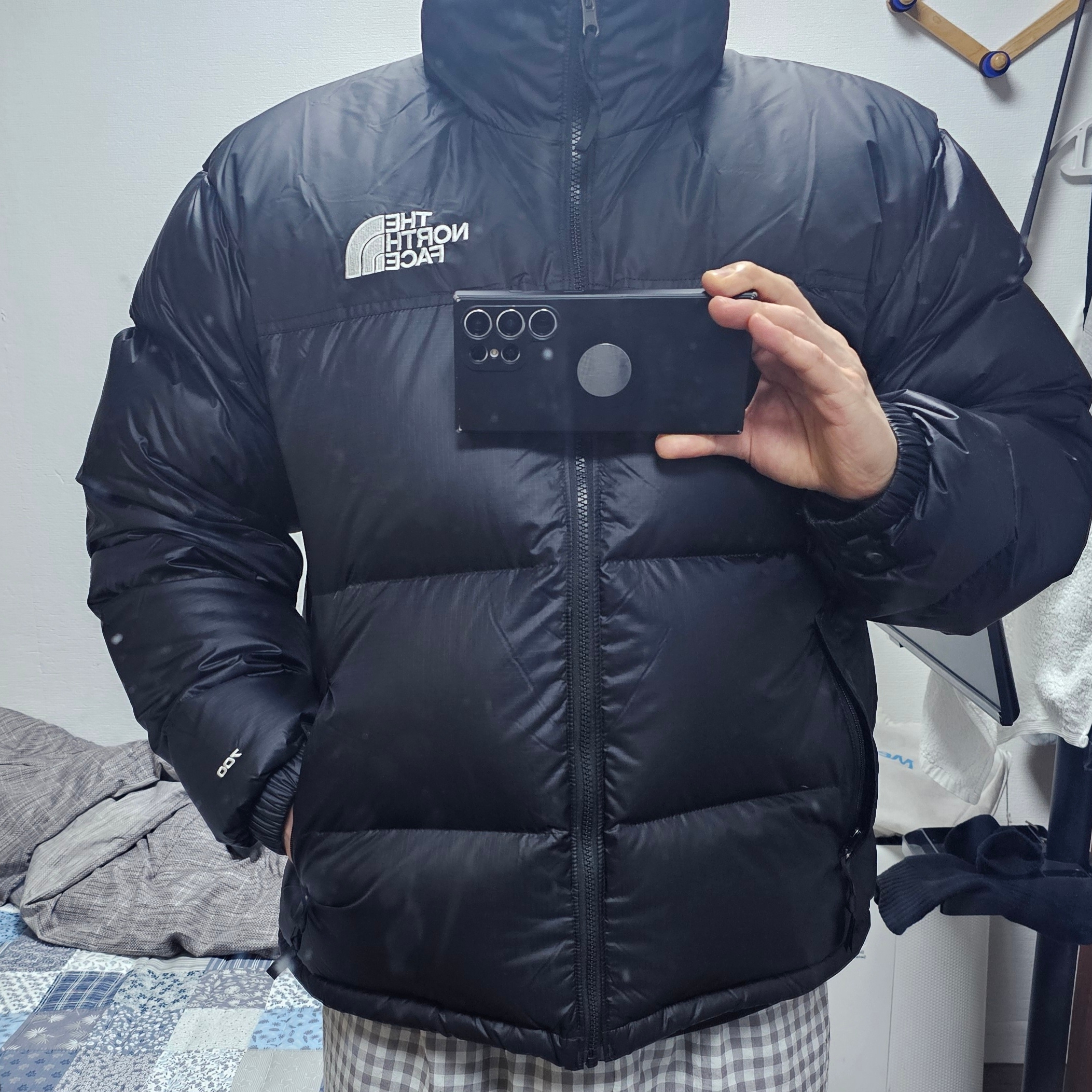 The North Face 1996 Retro Nuptse Down Jacket TNF Black 착용 스타일