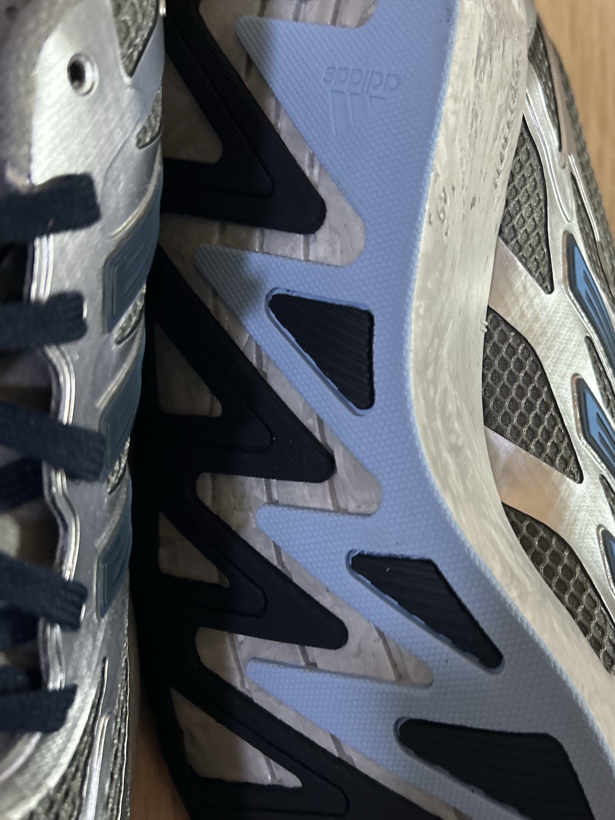 Adidas Adizero Aruku Charcoal Solid Grey Legend Ink 착용 스타일