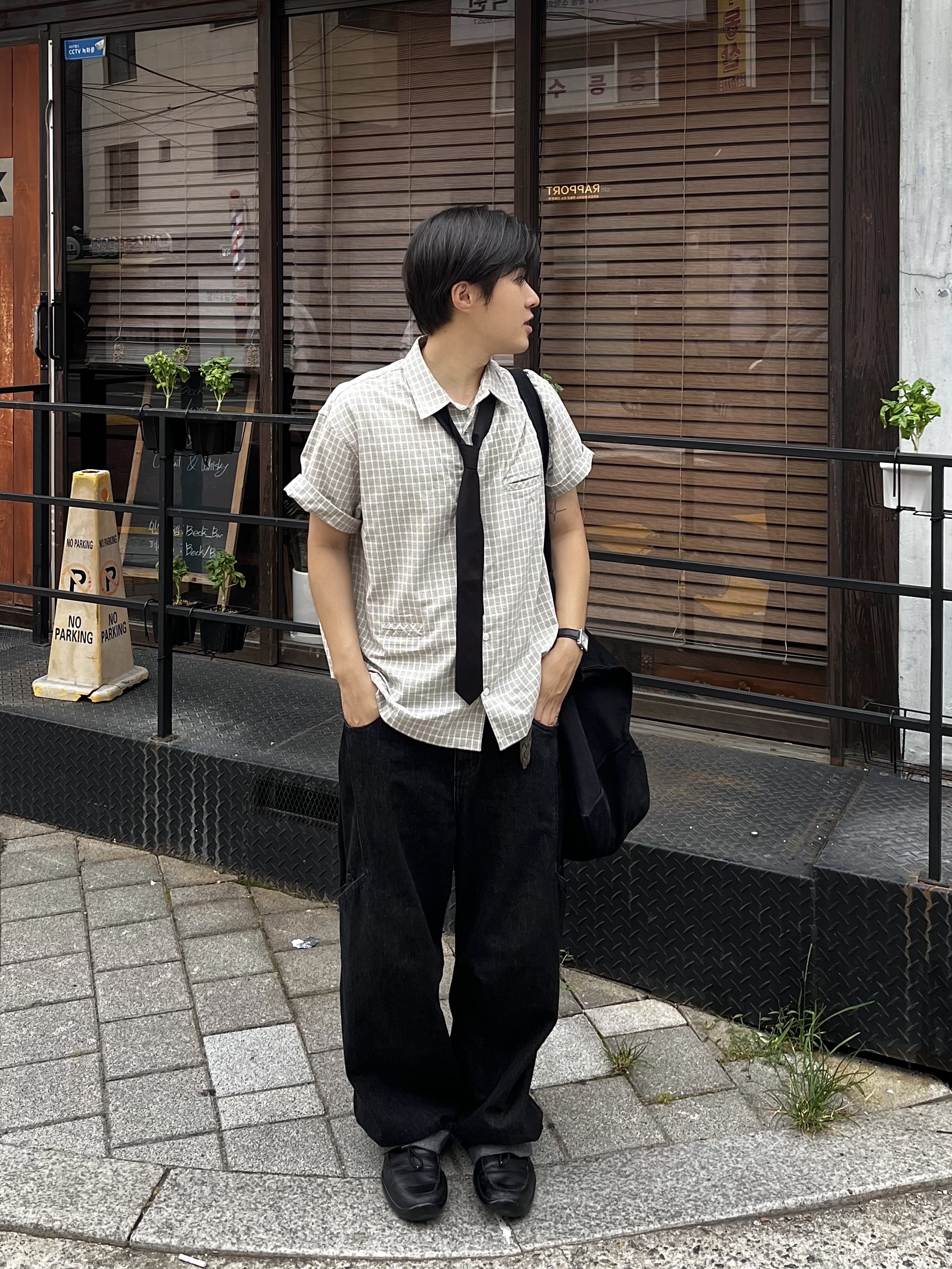 noun Side Line Cargo Denim Pants Black 착용 스타일 - 1
