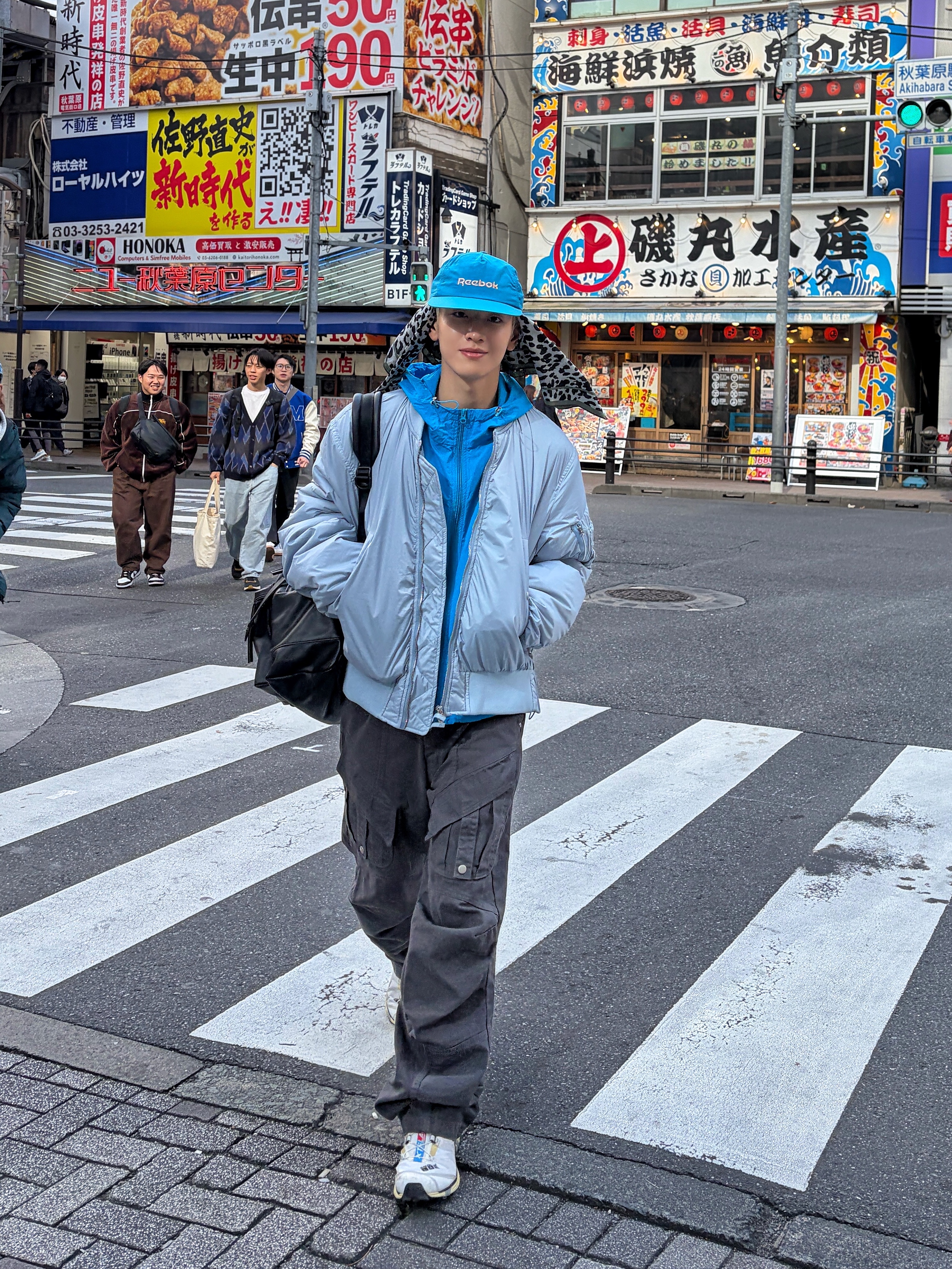 Reebok x Khakis Easy Cap Blue 착용 스타일