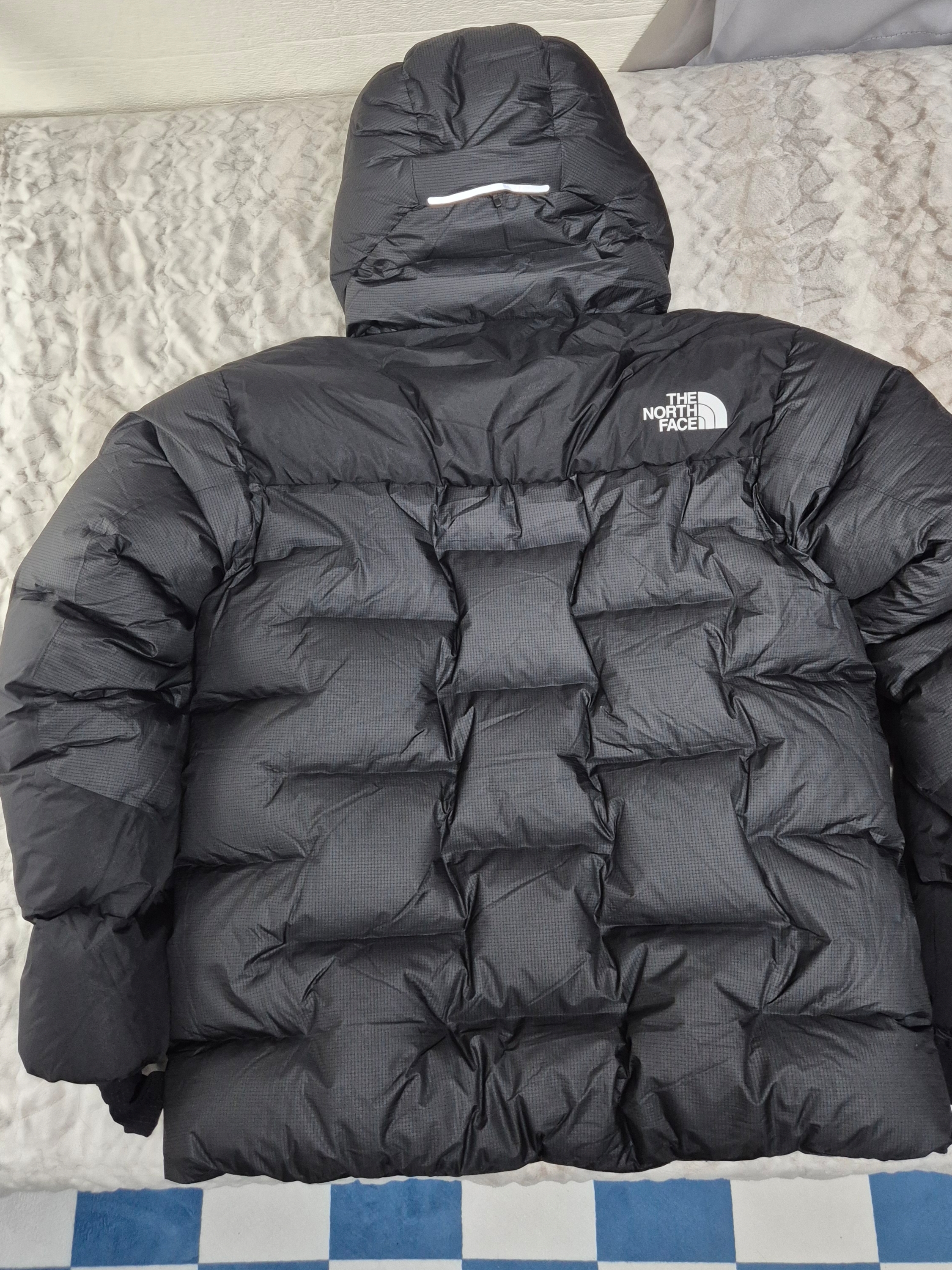 The North Face Himalayan Parka Black, The North Face Himalayan Parka Summit Gold 착용 스타일 - 4