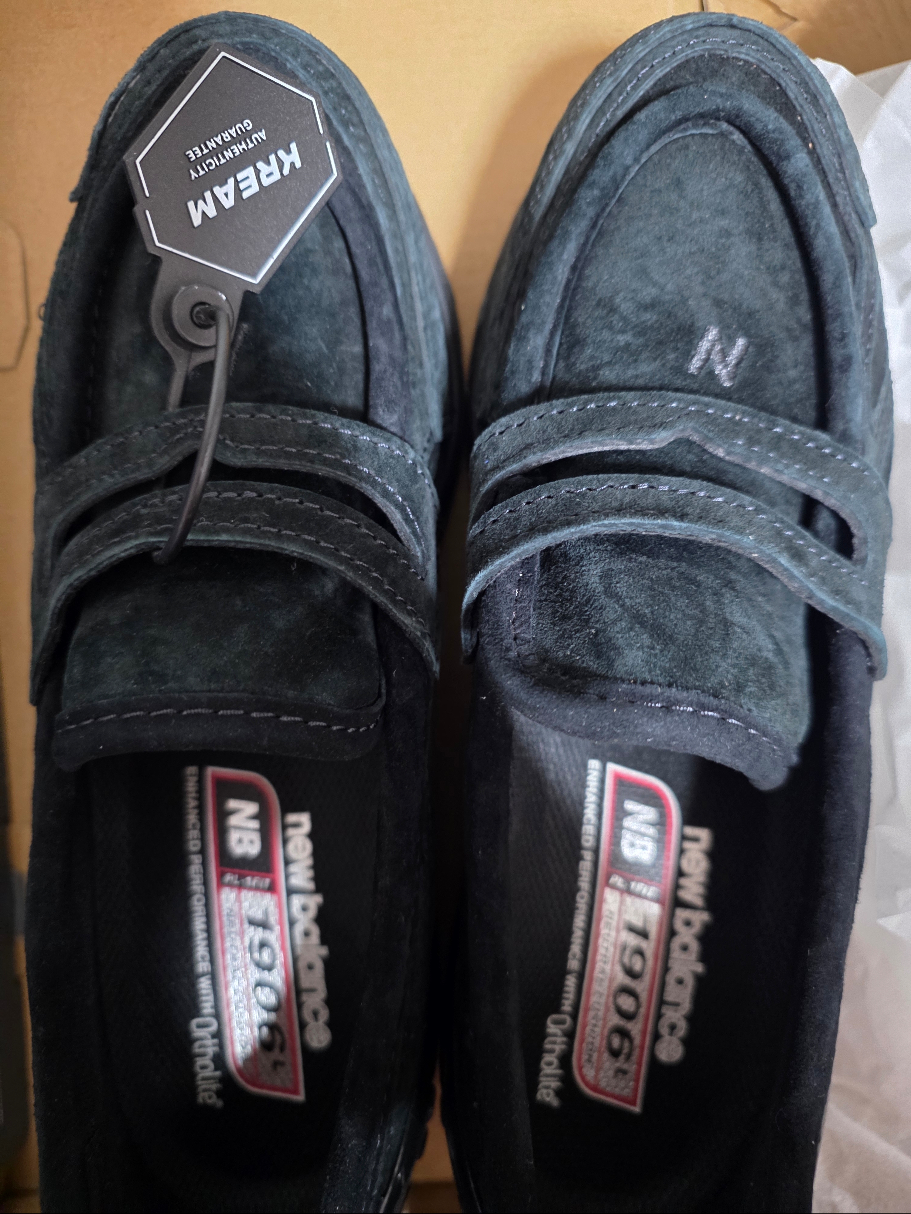 New Balance 1906L Black Black Cement 착용 스타일