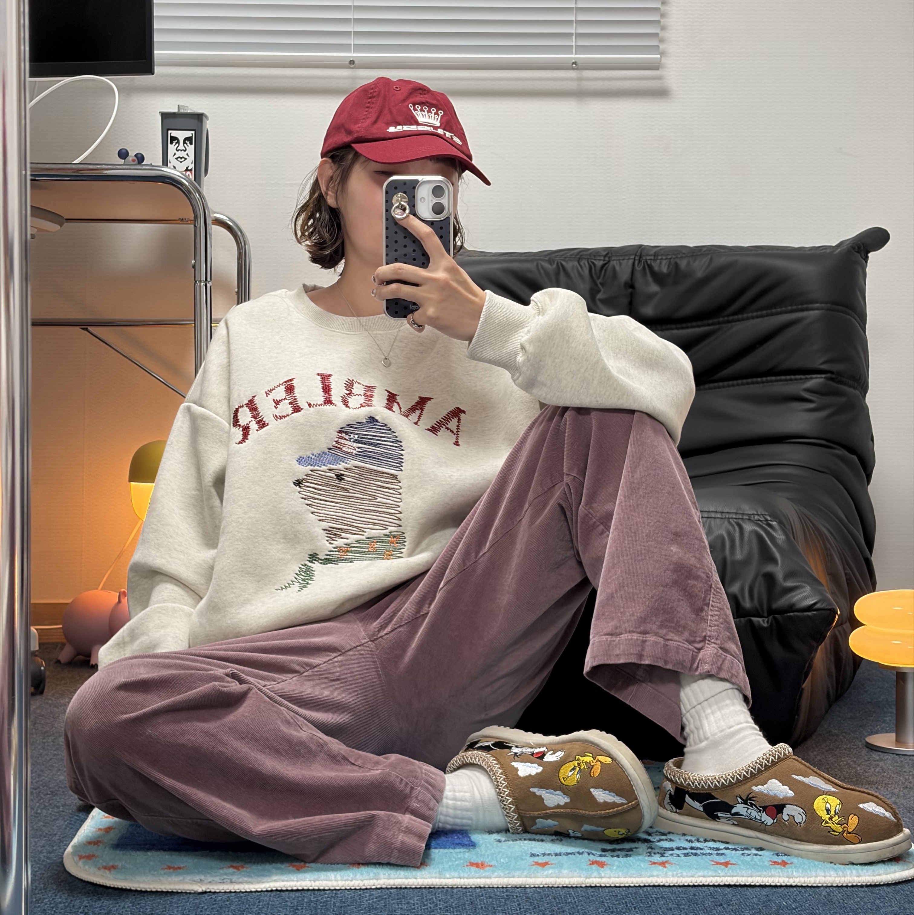 UGG x Palace x Looney Tunes Tasman Slipper Chestnut, ILKW SNOWMAN15 Portable Butter 착용 스타일 - 3