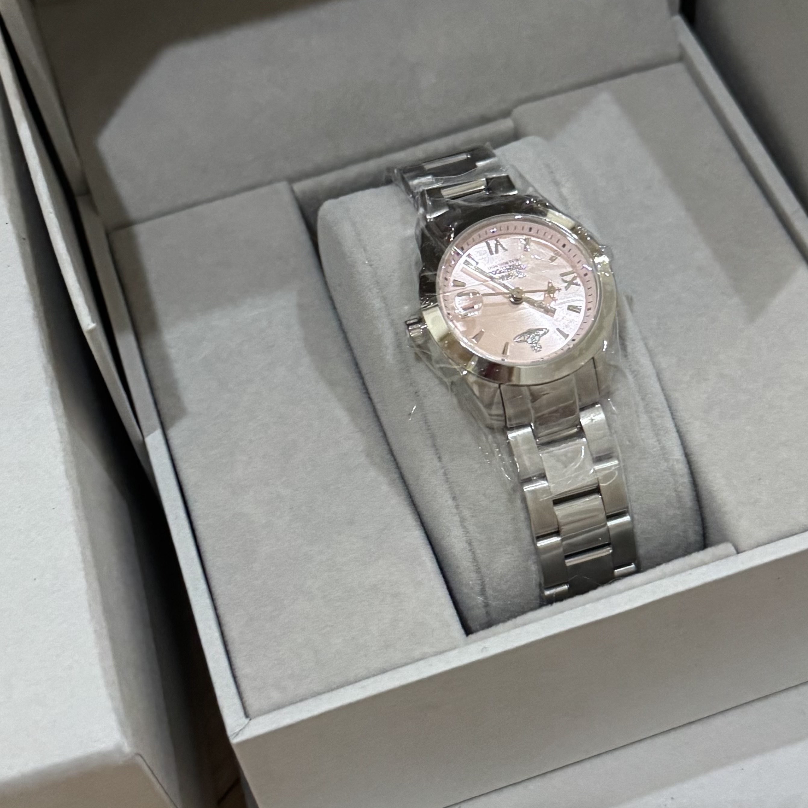 Vivienne Westwood Fenchurch Silver Pink 착용 스타일