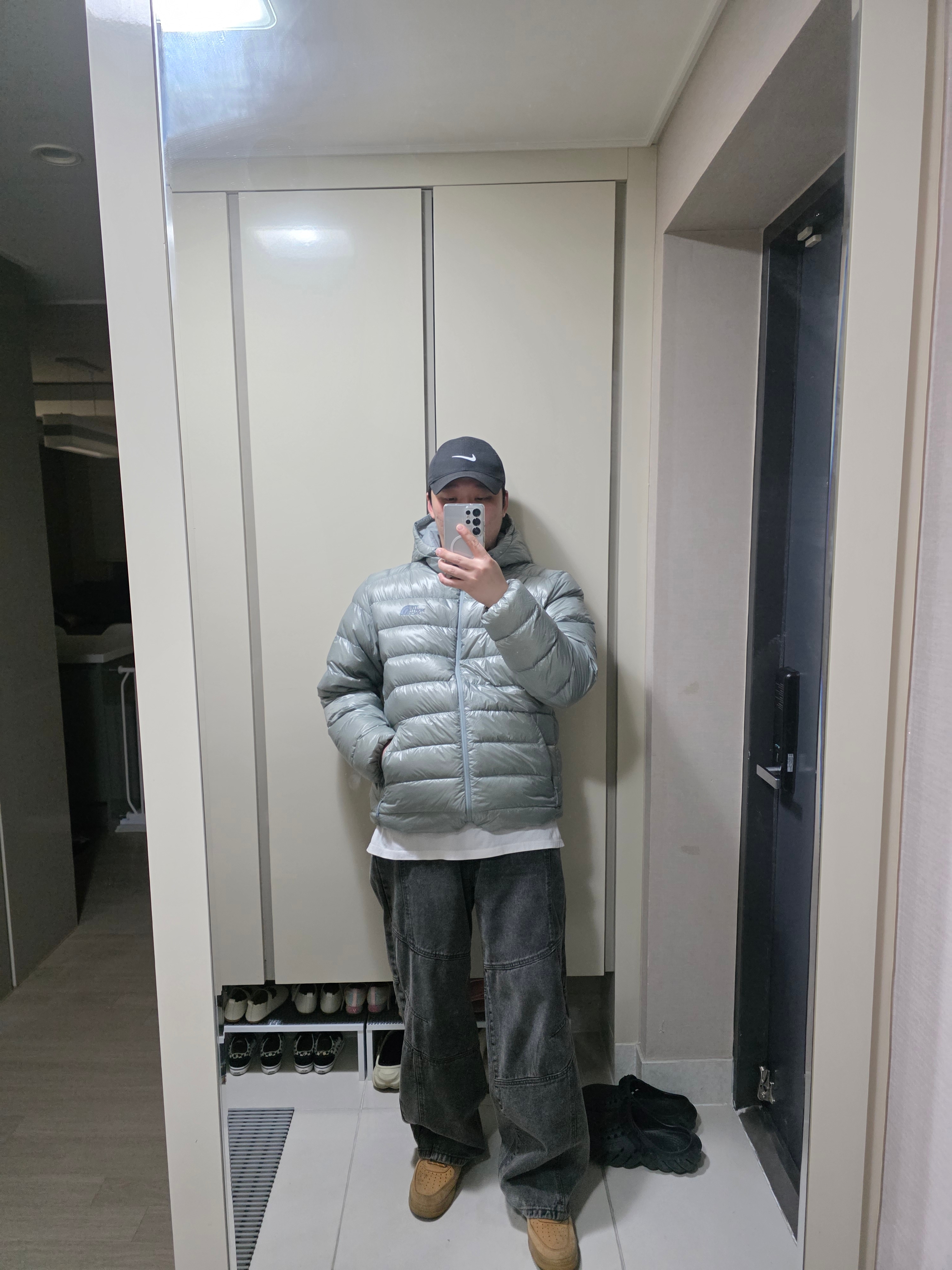 The North Face Matier EX RDS Down Hoodie Light Gray - 25FW 착용 스타일