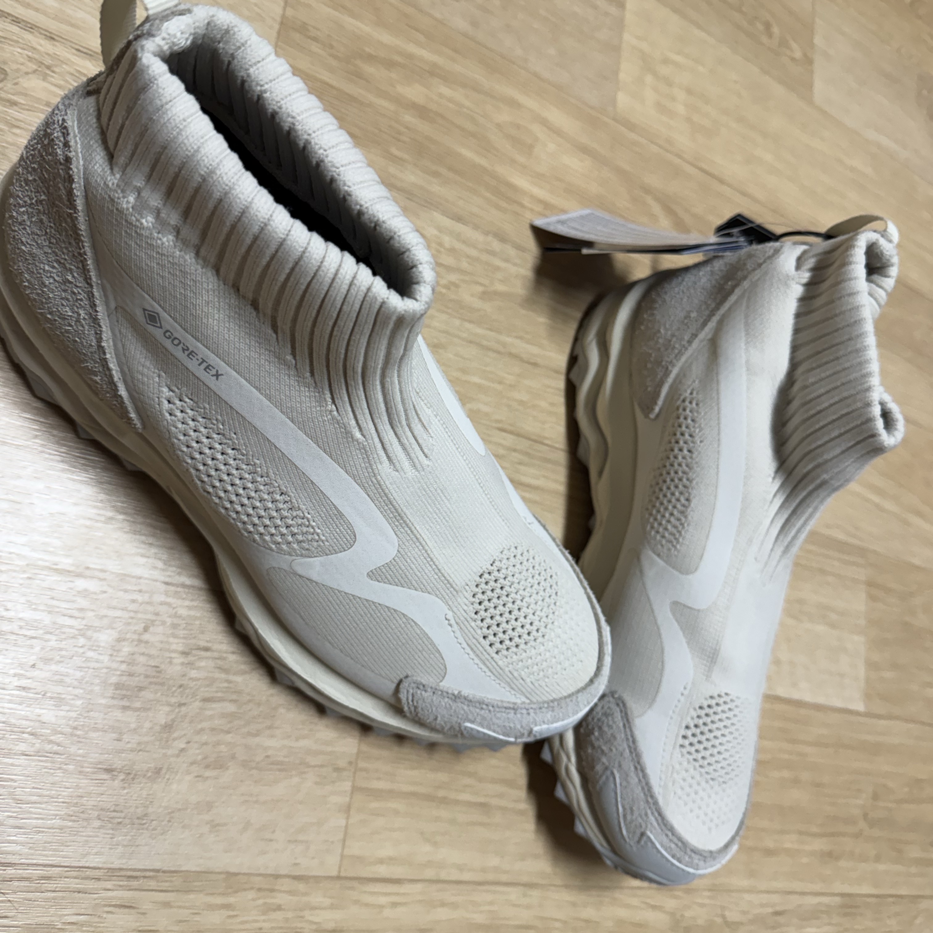 Mizuno x Nonnative Wave Mujin TL Mid GTX Off White 착용 스타일 - 1