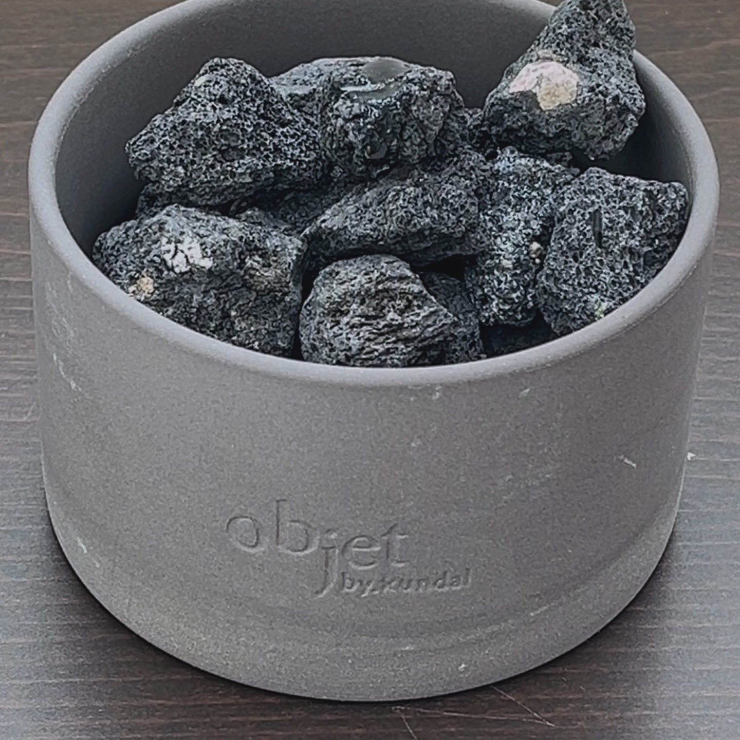 OBJET BY KUNDAL perfume volcanique stone diffuser gift set 착용 스타일 - 3