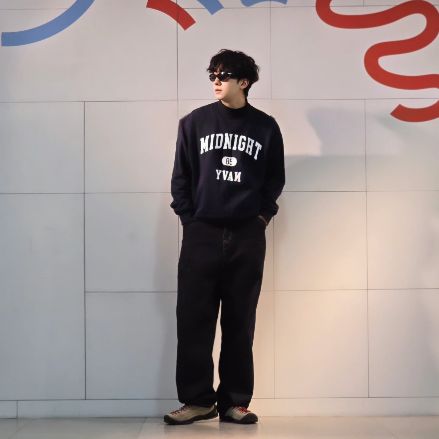 Suade Contour Pocket Denim Raw Indigo, Keen Jasper Suede Sneakers Silver Mink 착용 스타일 - 8