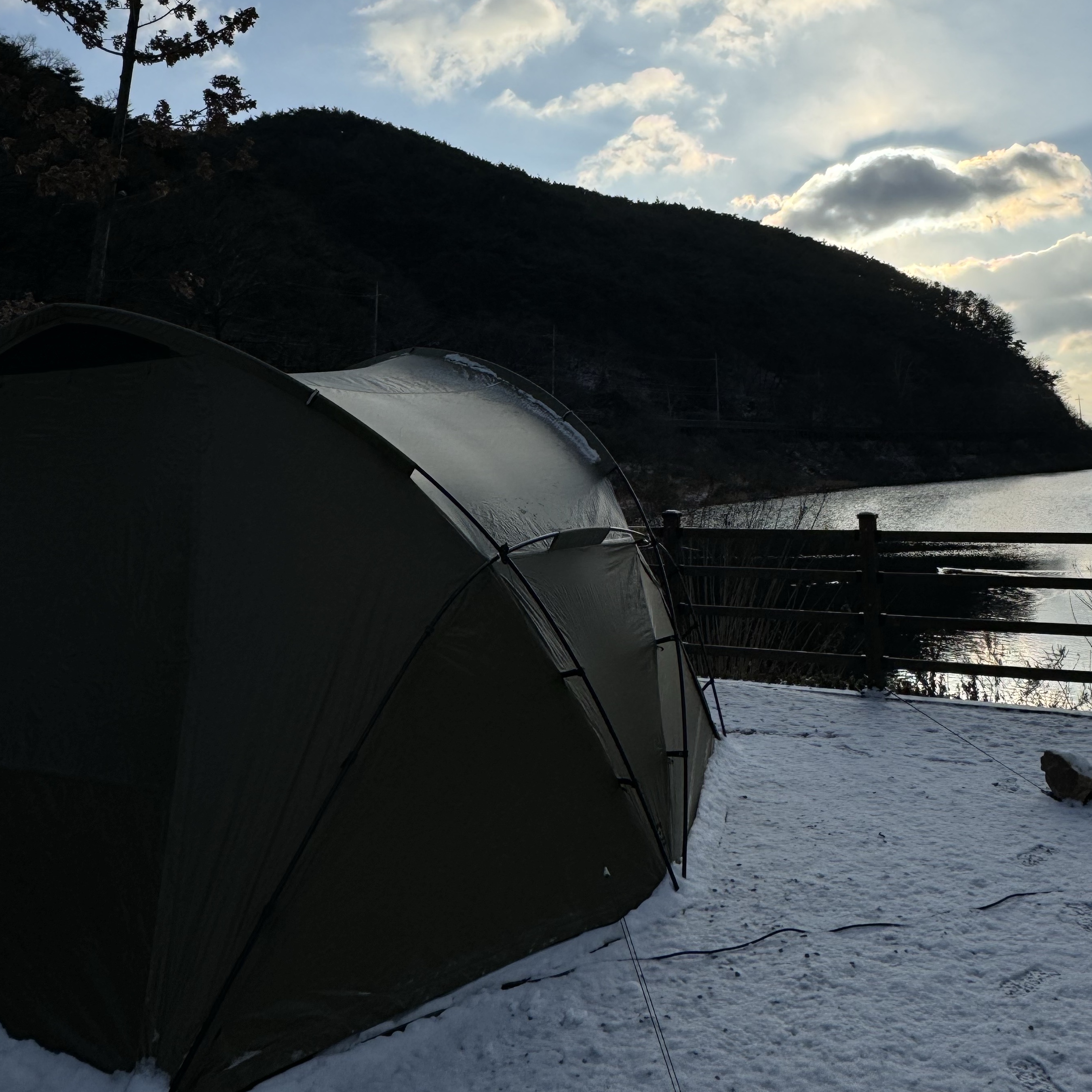 Helinox Tactical V-Tarp 4.0 R1 Coyote Tan 착용 스타일