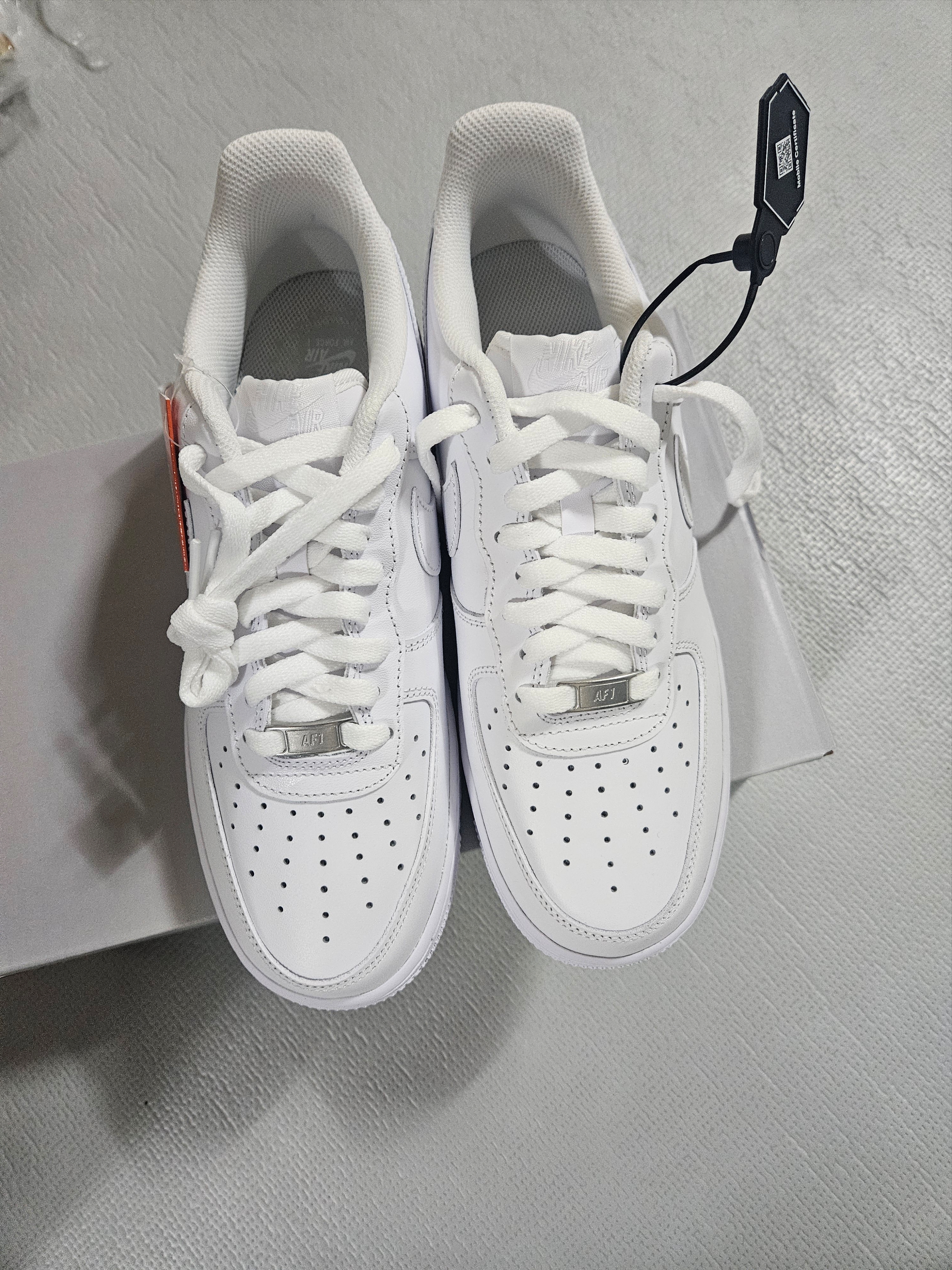 Nike Air Force 1 '07 Low White 착용 스타일