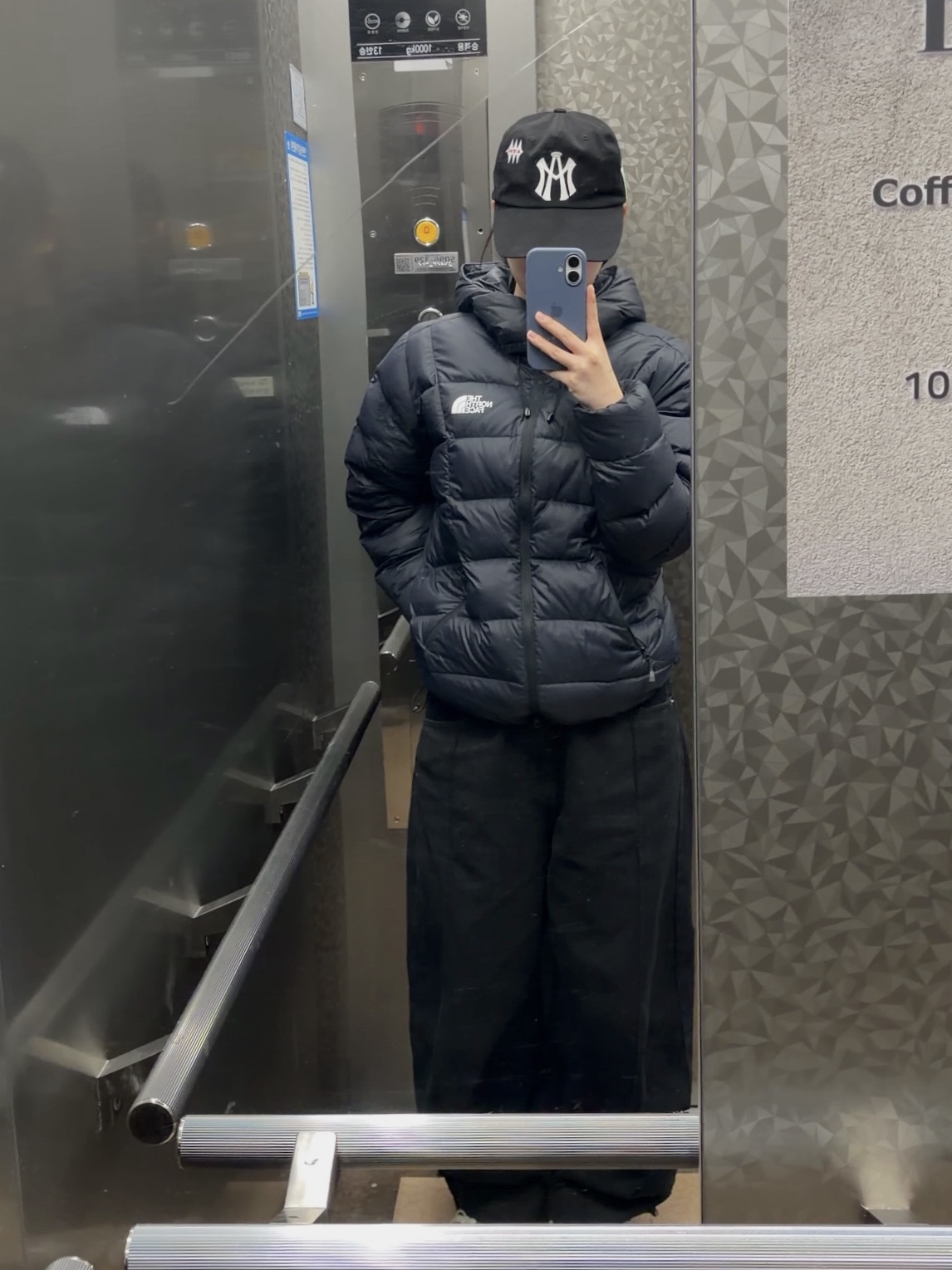 The North Face Ruta Down Jacket RDS Black - 25FW 착용 스타일
