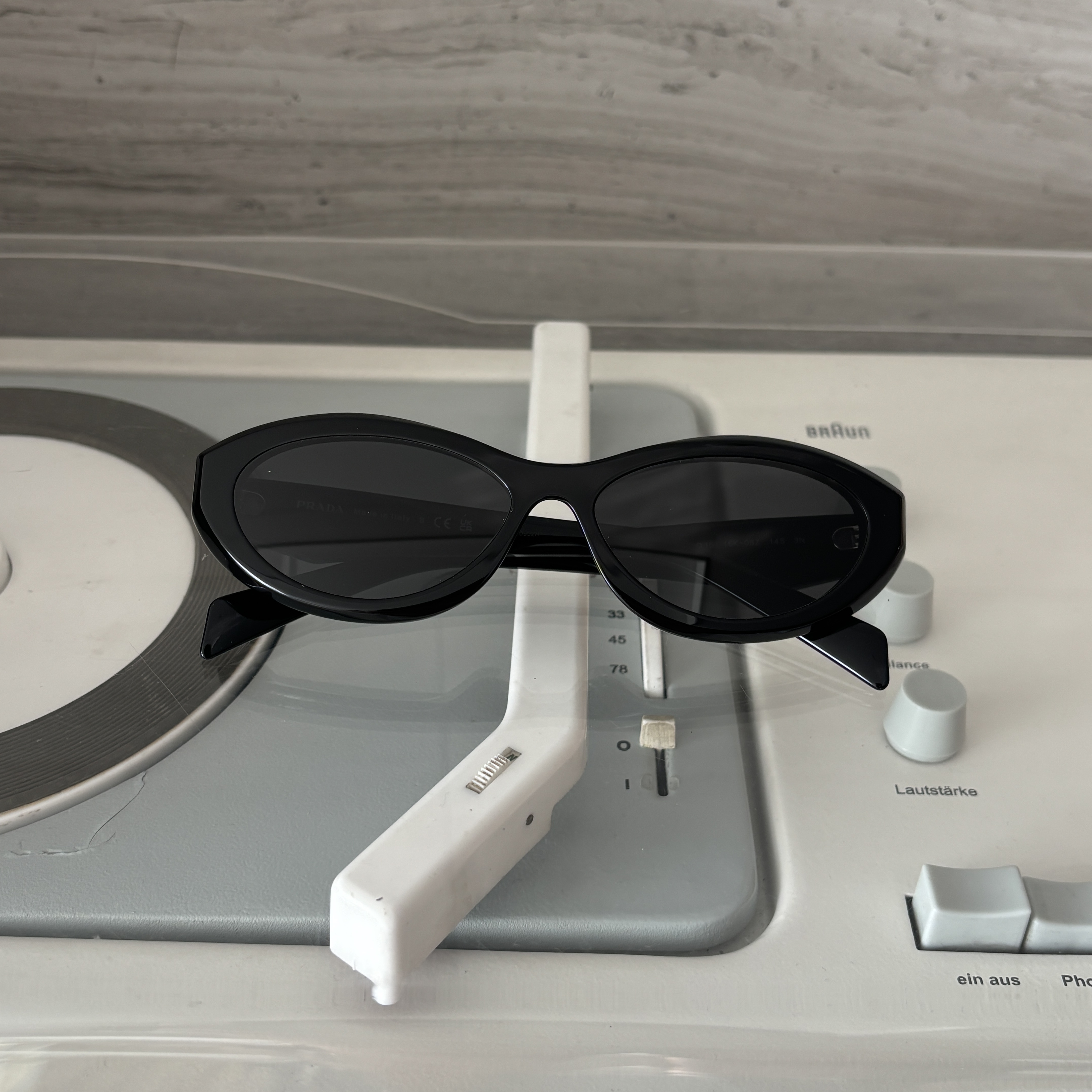 Prada Symbole Sunglasses Slate Gray Lenses Alternative fit 착용 스타일 - 1