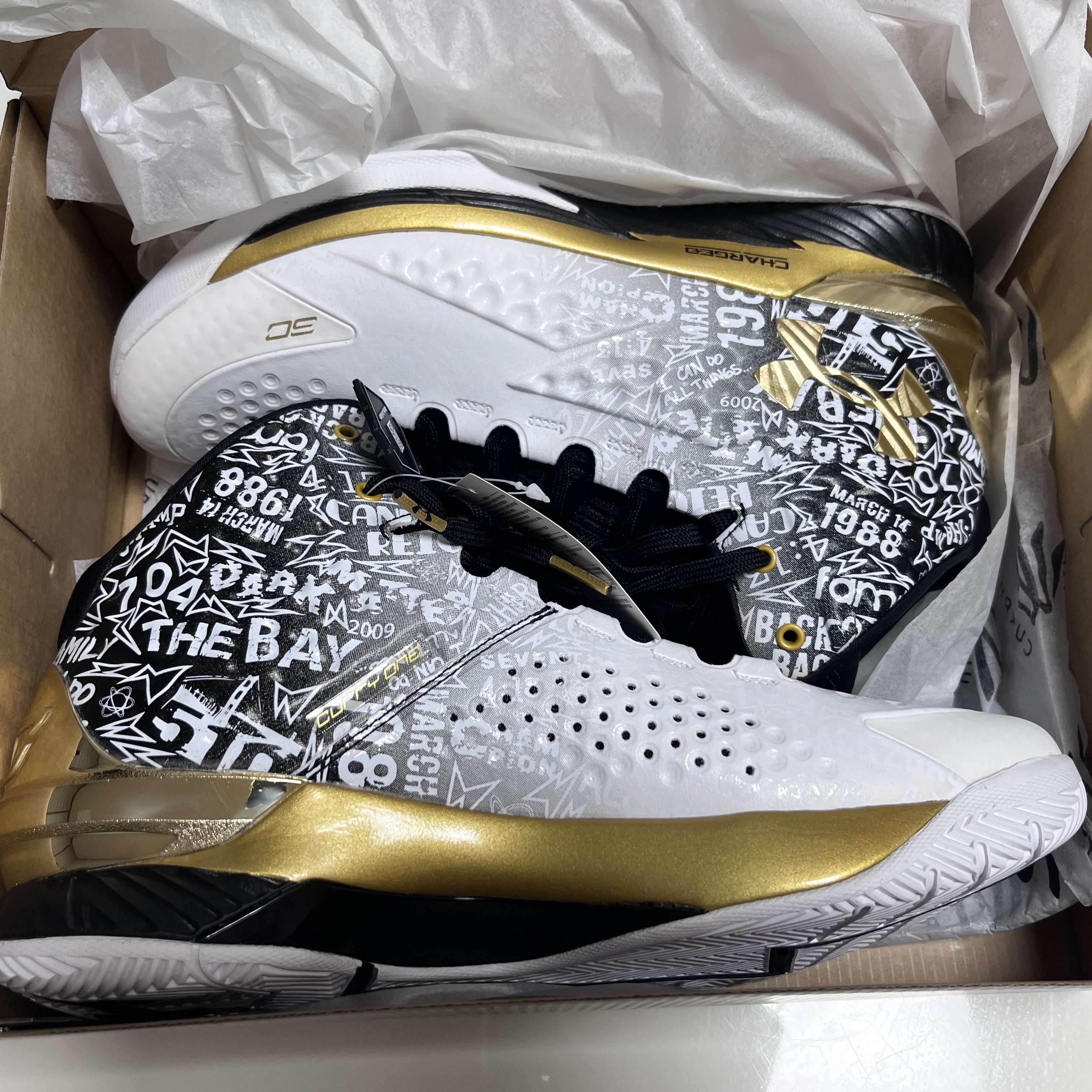 Under Armour Curry 1 Black White 착용 스타일 - 1