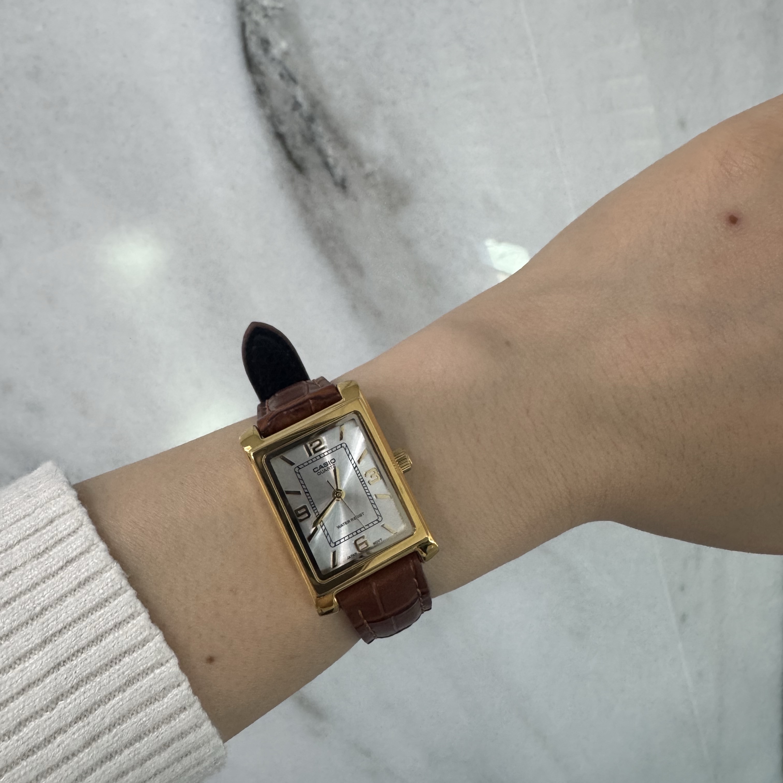 Casio LTP-1234GLL-7ADF 착용 스타일 - 2