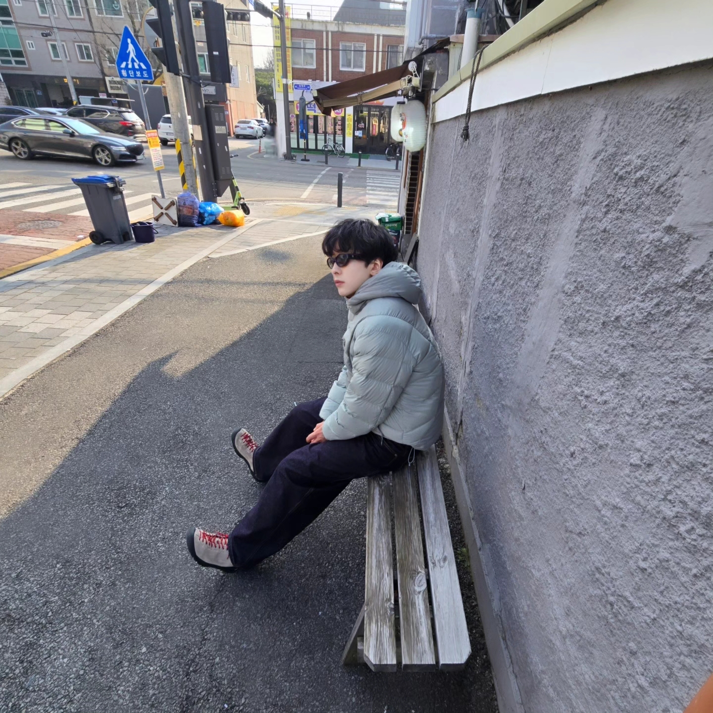 The North Face Ruta Down Jacket Light Khaki - 25SS, Suade Contour Pocket Denim Raw Indigo 착용 스타일 - 1