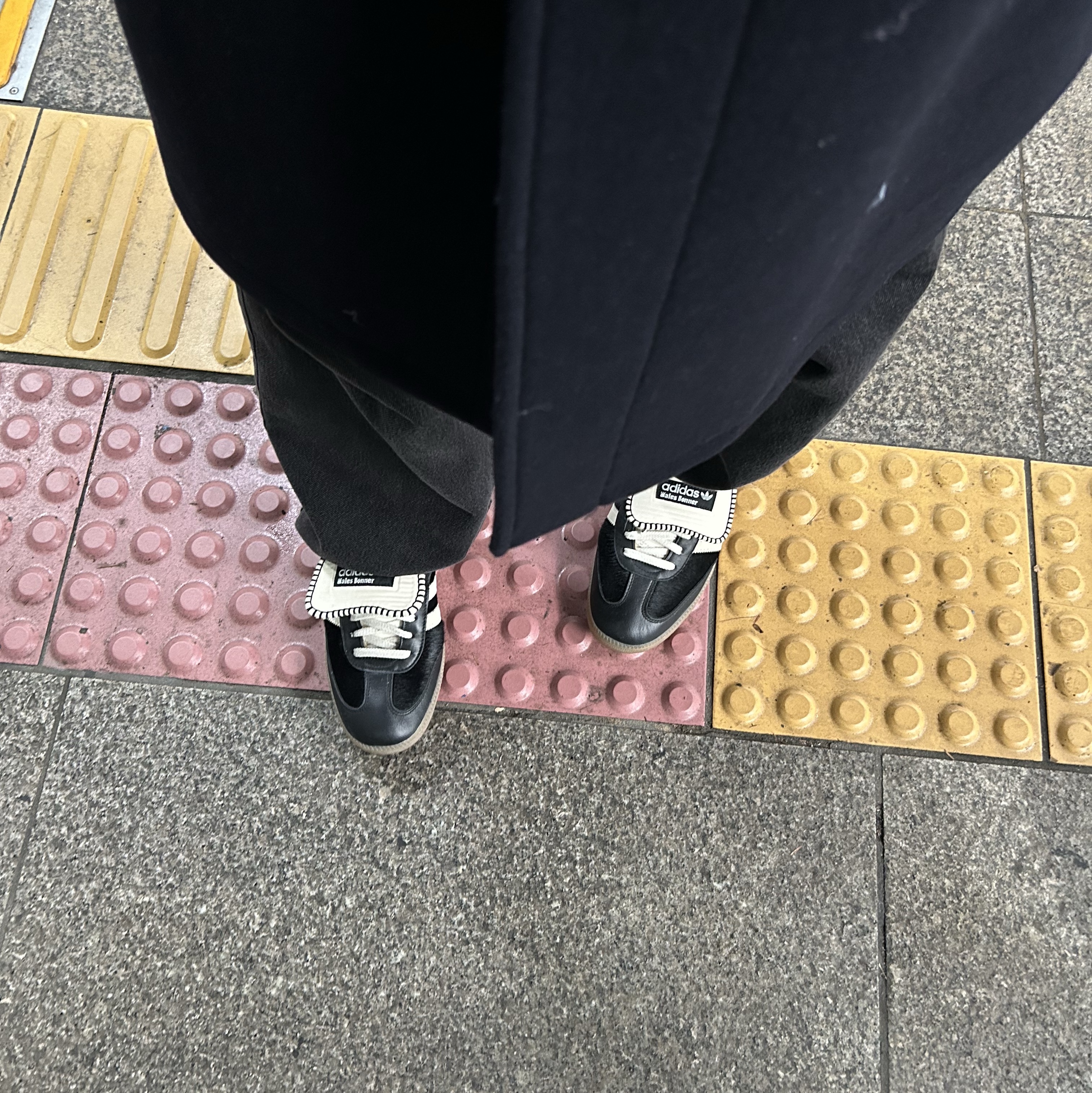 Adidas x Wales Bonner Pony Tonal Samba Core Black Cream White 착용 스타일