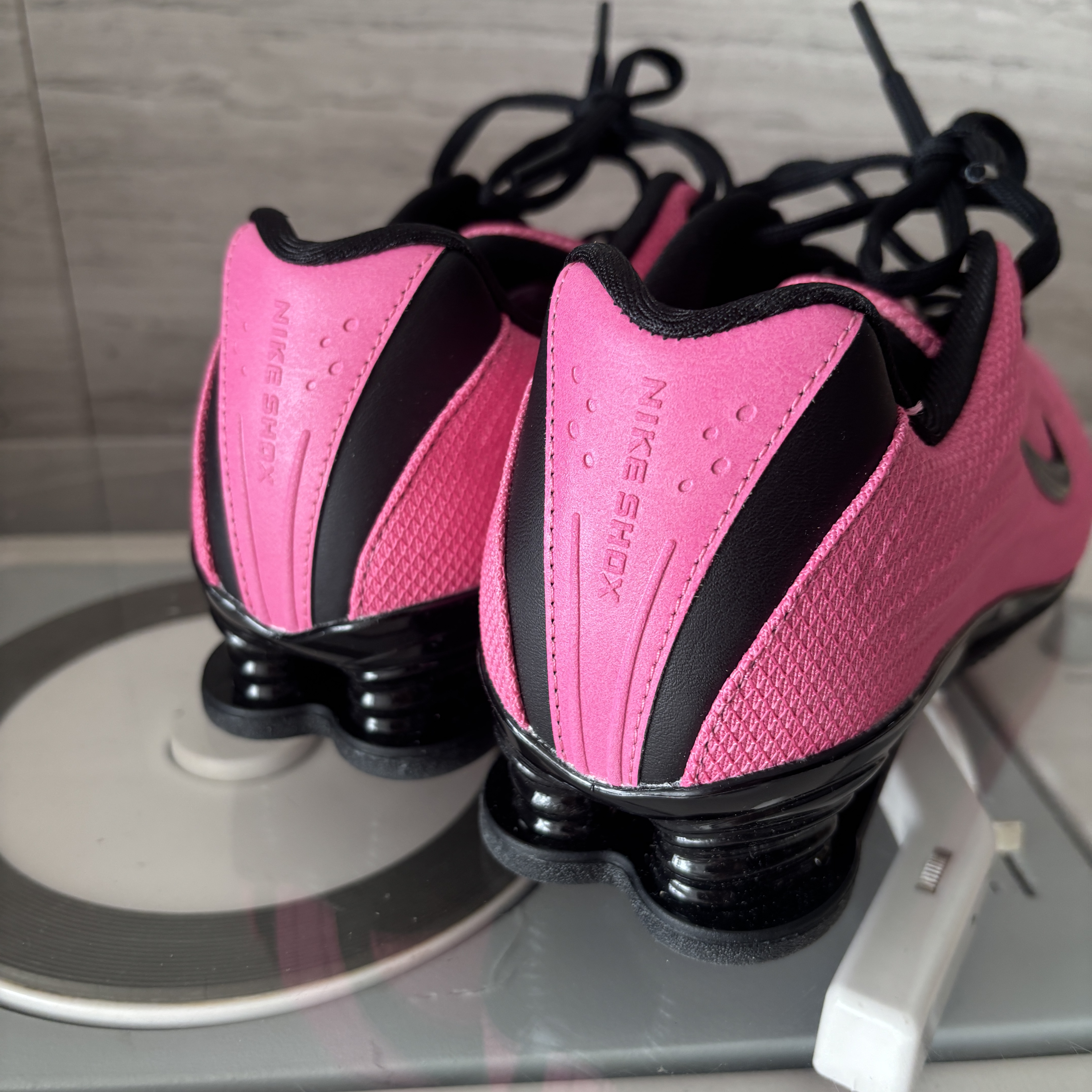 (W) Nike Shox Z Pinksicle Black 착용 스타일 - 3