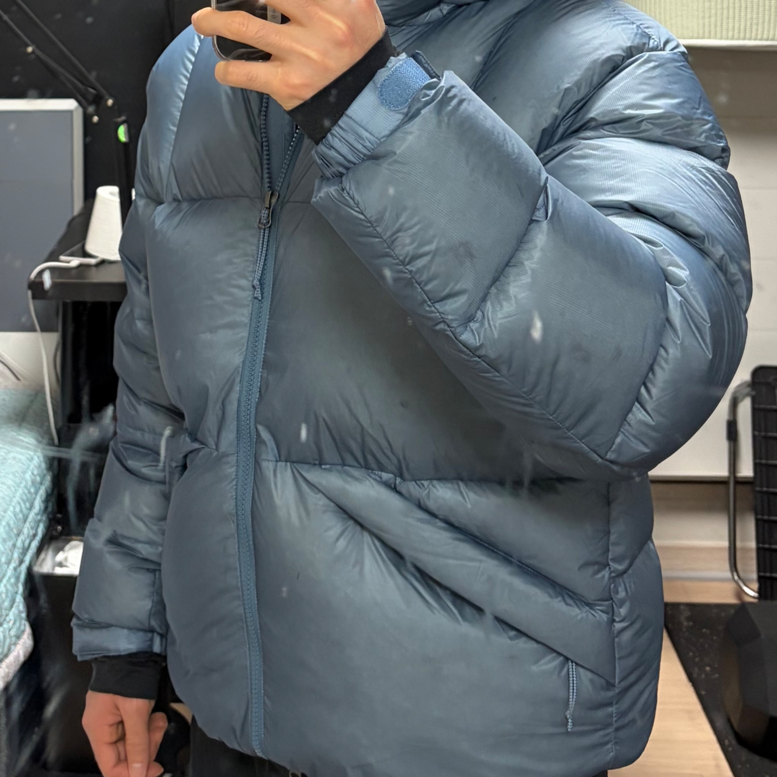 Black Yak Climbing Stone Master Down Jacket Urban Blue 착용 스타일